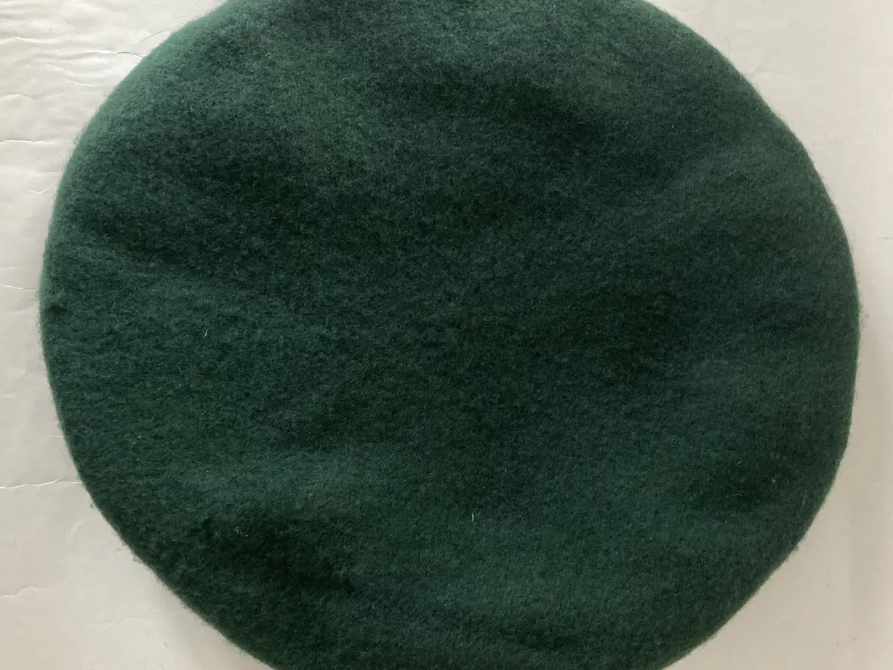 Billede 2 - Mørkegrøn Baret uden emblem 