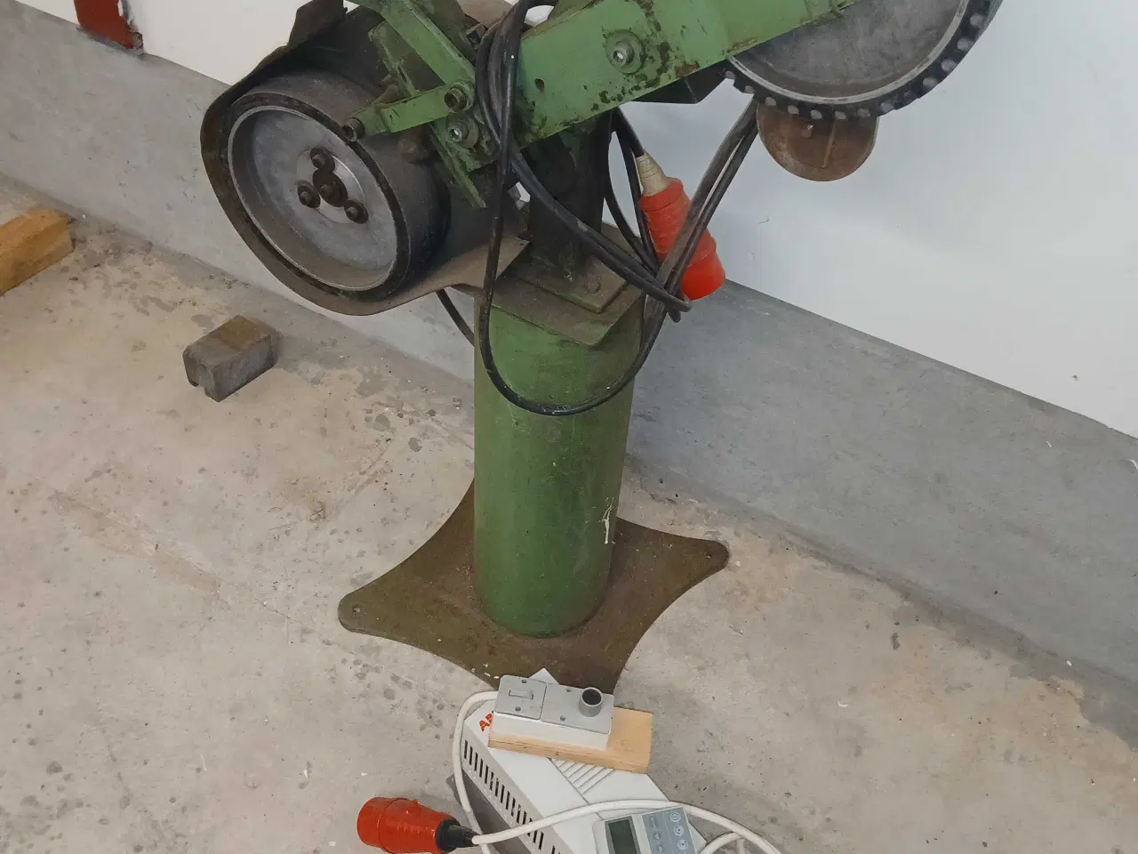 Billede 1 - Knivmager og drejeværksted