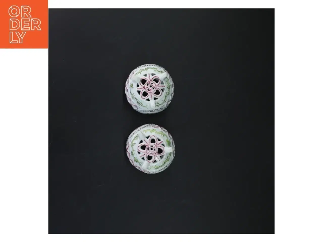 Billede 3 - Blomster dekorerede vaser (str. Ø 8 cm. 2 styk)