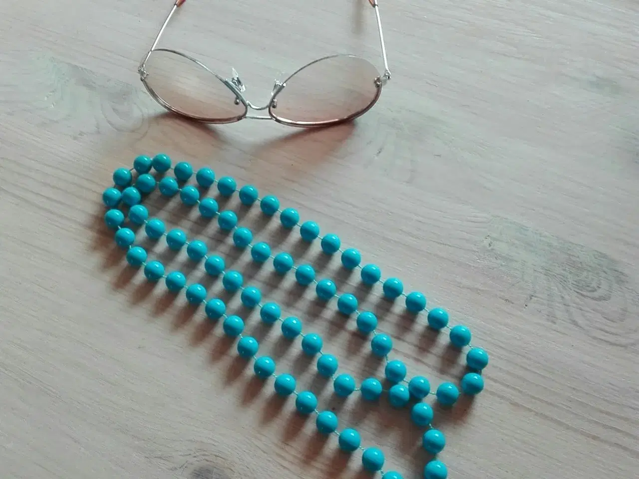 Billede 1 - Turkis halskæde + solbriller