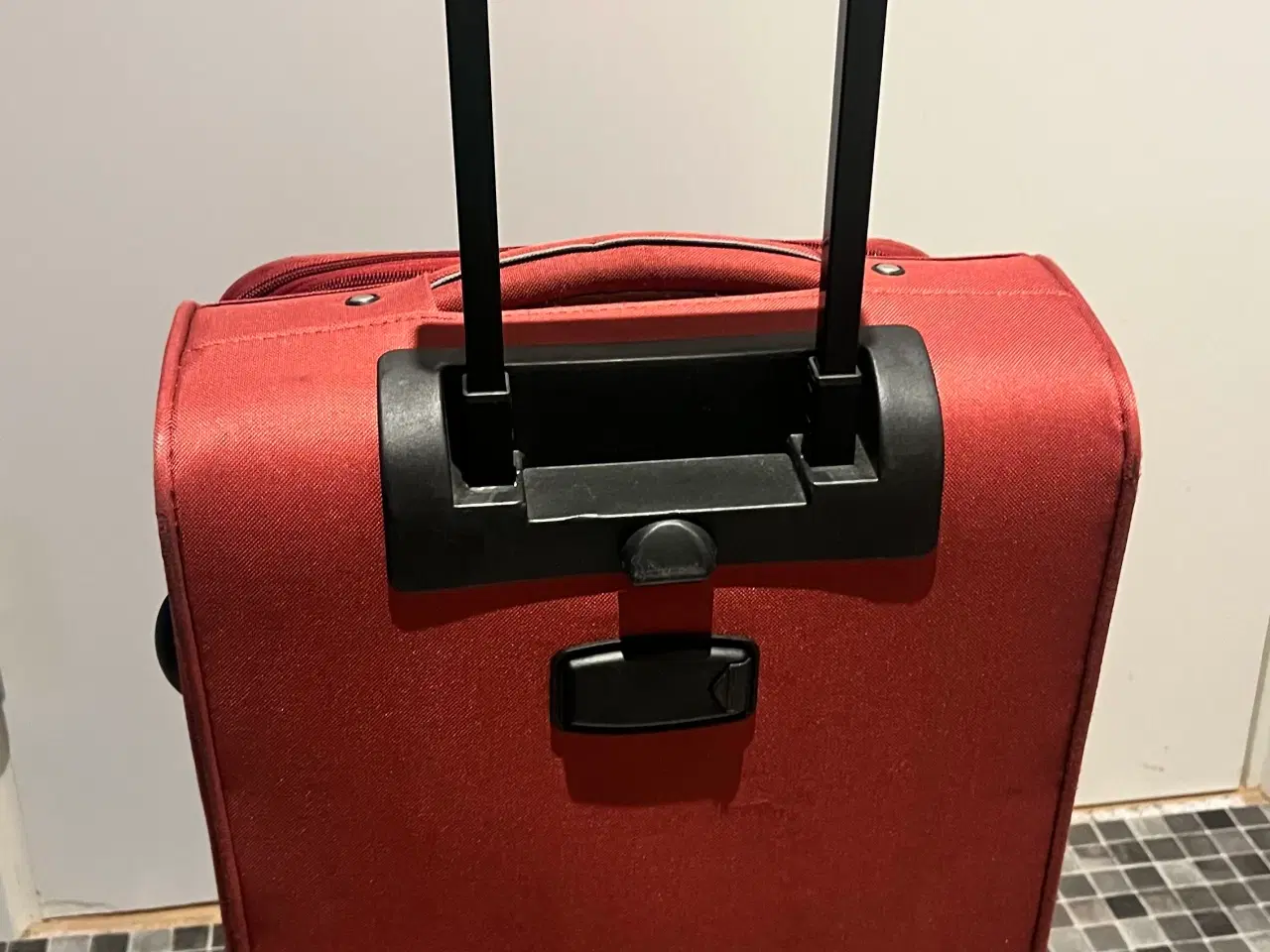 Billede 2 - kuffert rød unisex Cabin bagage