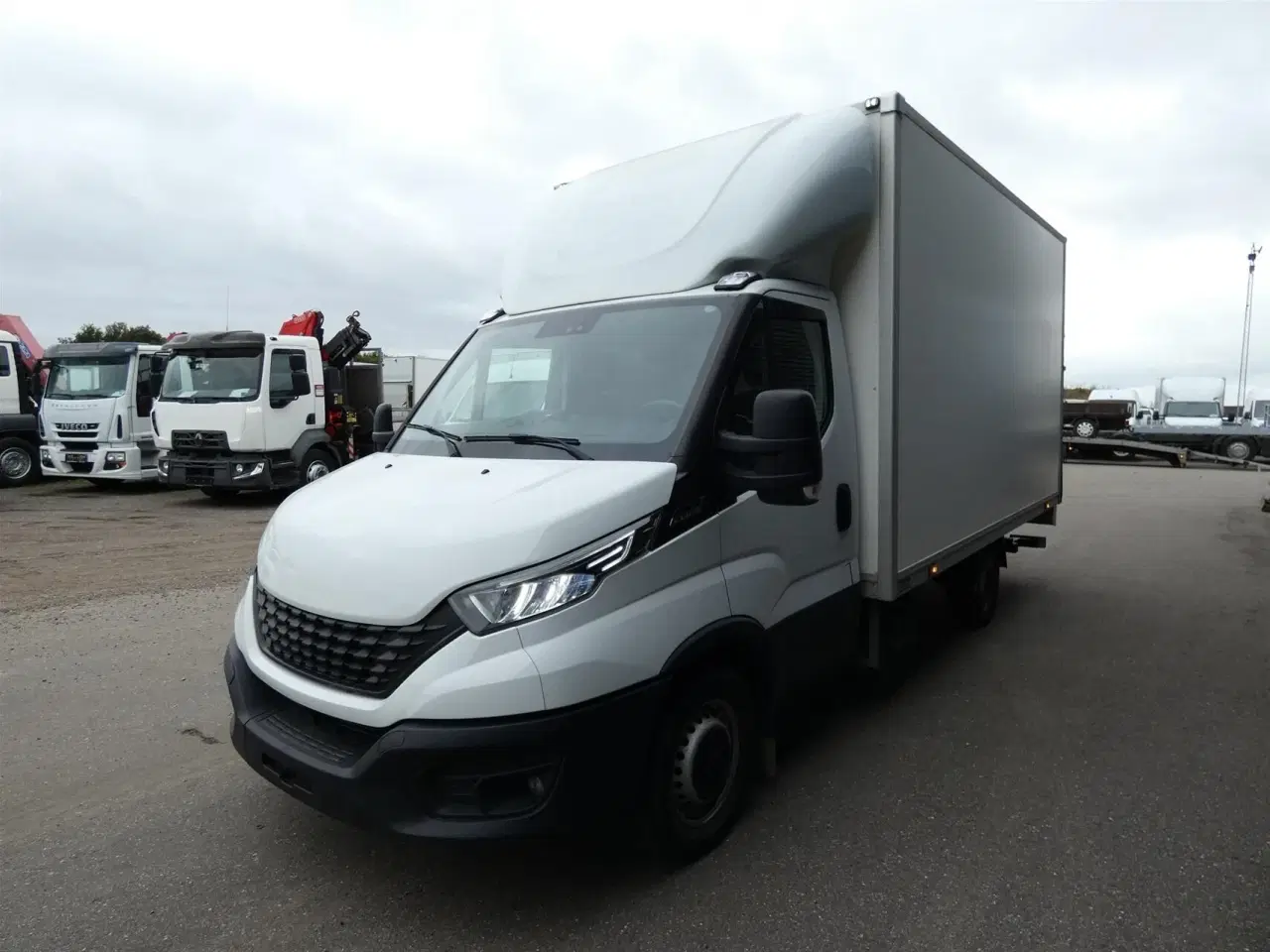 Billede 4 - Iveco Daily 35S16 4100mm 2,3 D m/Alukasse med lift Hi-Matic 156HK Ladv./Chas. 8g Aut.