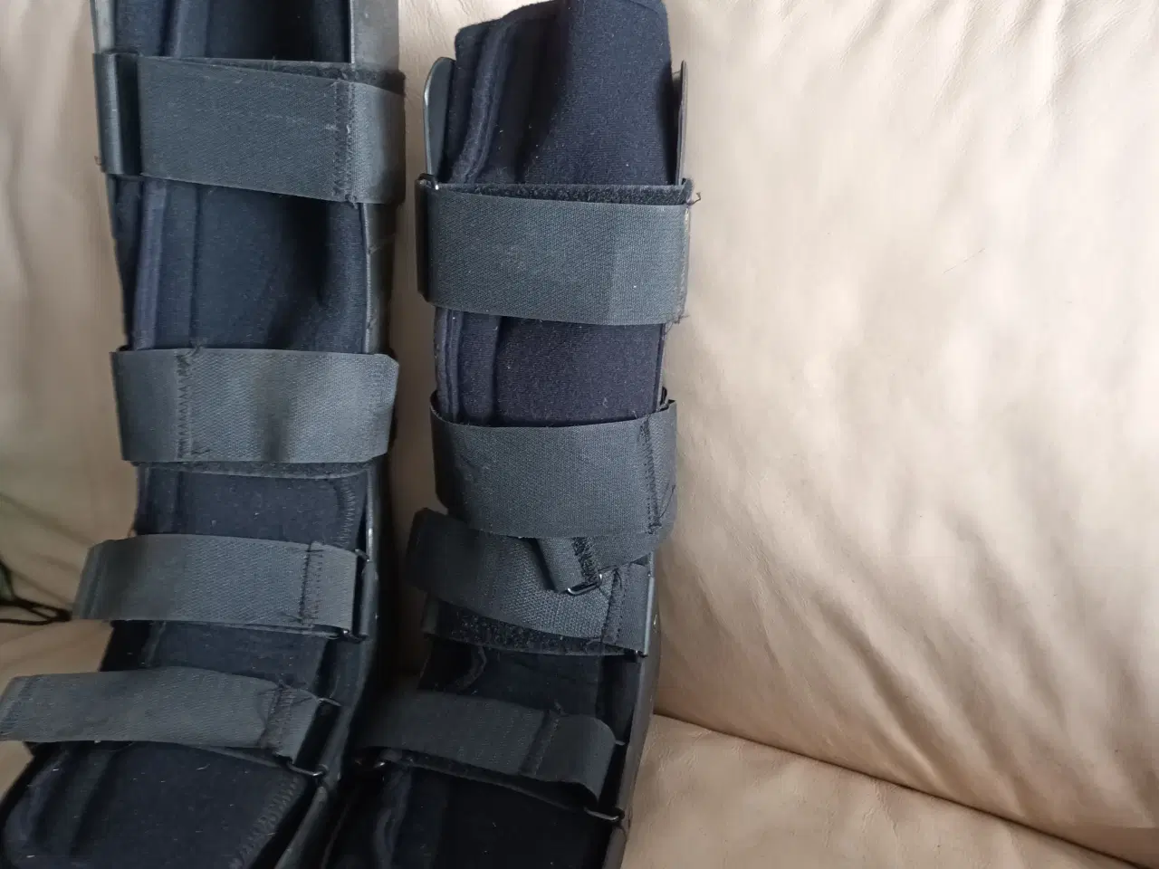 Billede 2 - STØTTESTØVLER VED FORSTUVET FOD