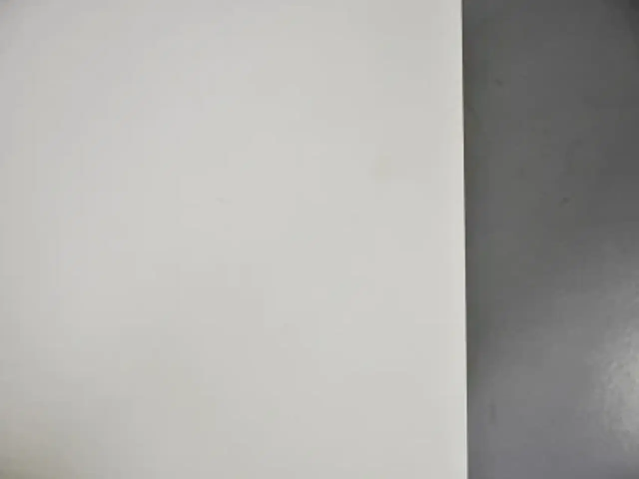 Billede 8 - Scan office hæve-/sænkebord med hvid laminat og kabelbakke, 120 cm.