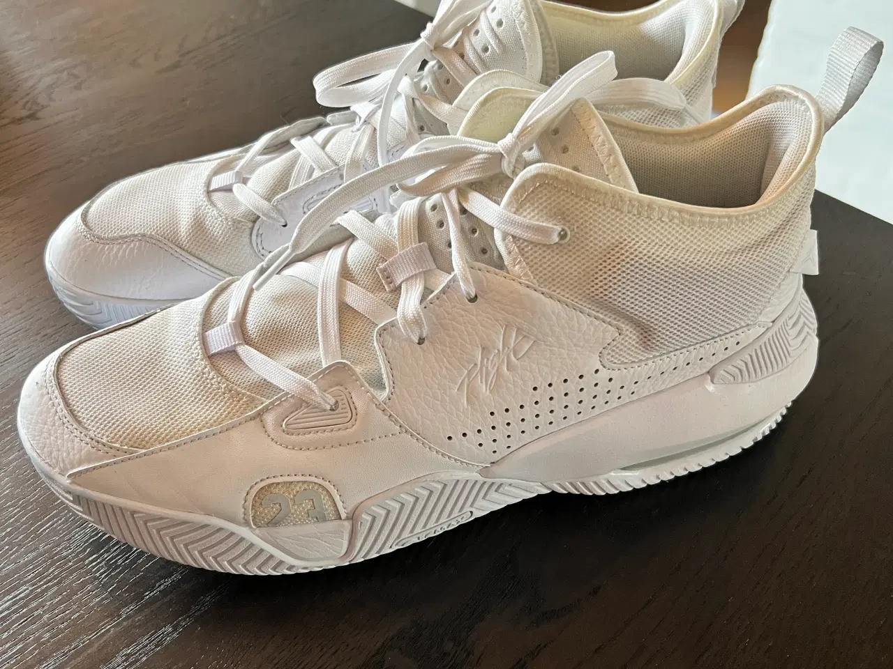 Billede 1 - Jordan Stay Loyal 2 – Hvide Basket Sneakers (45,5)