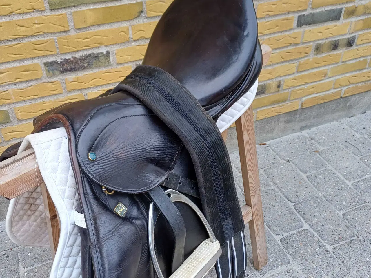 Billede 1 - Stubben Edelweis springsadel 16,5 t