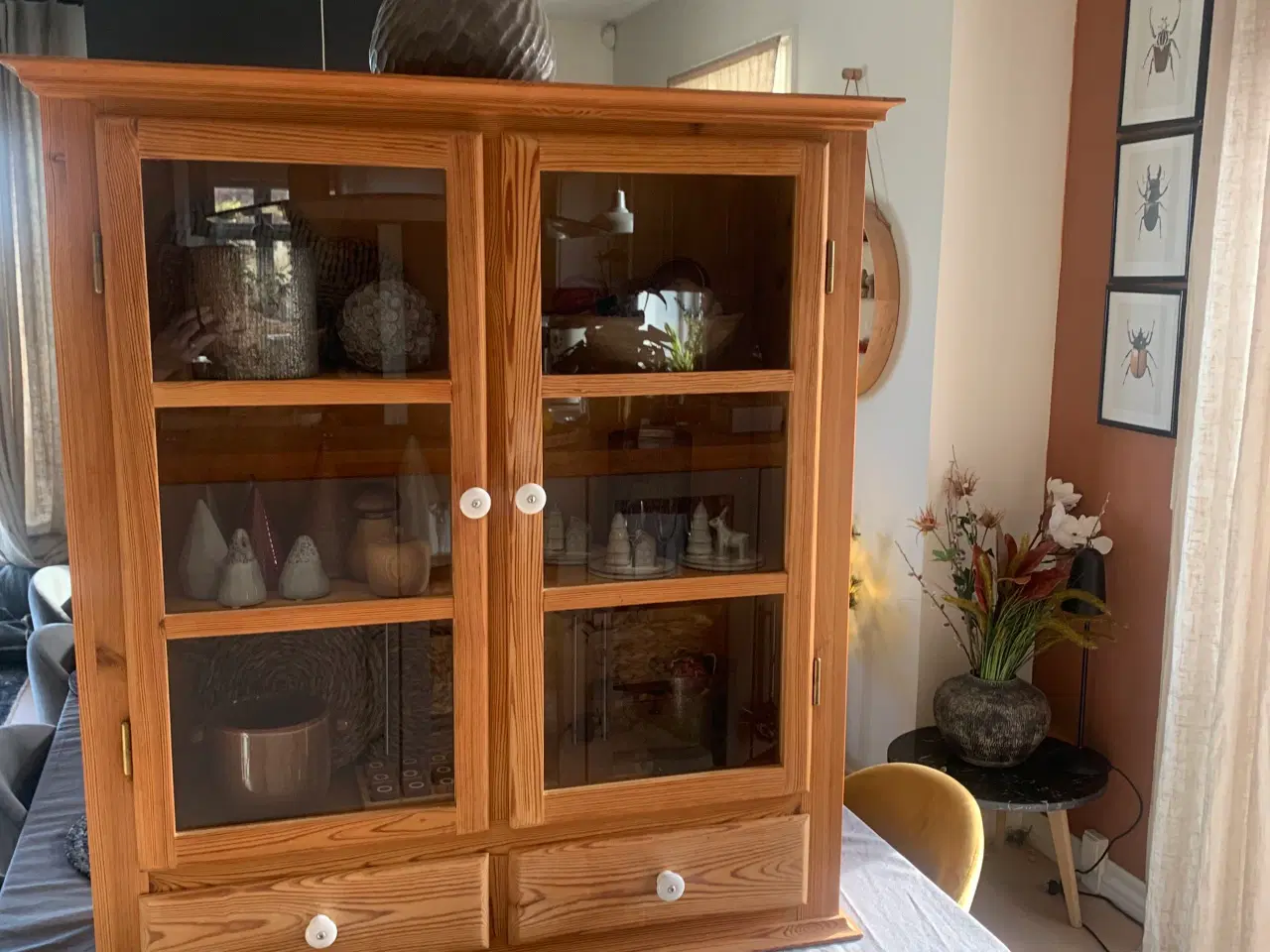 Billede 2 - Smuk vitrineskab 
