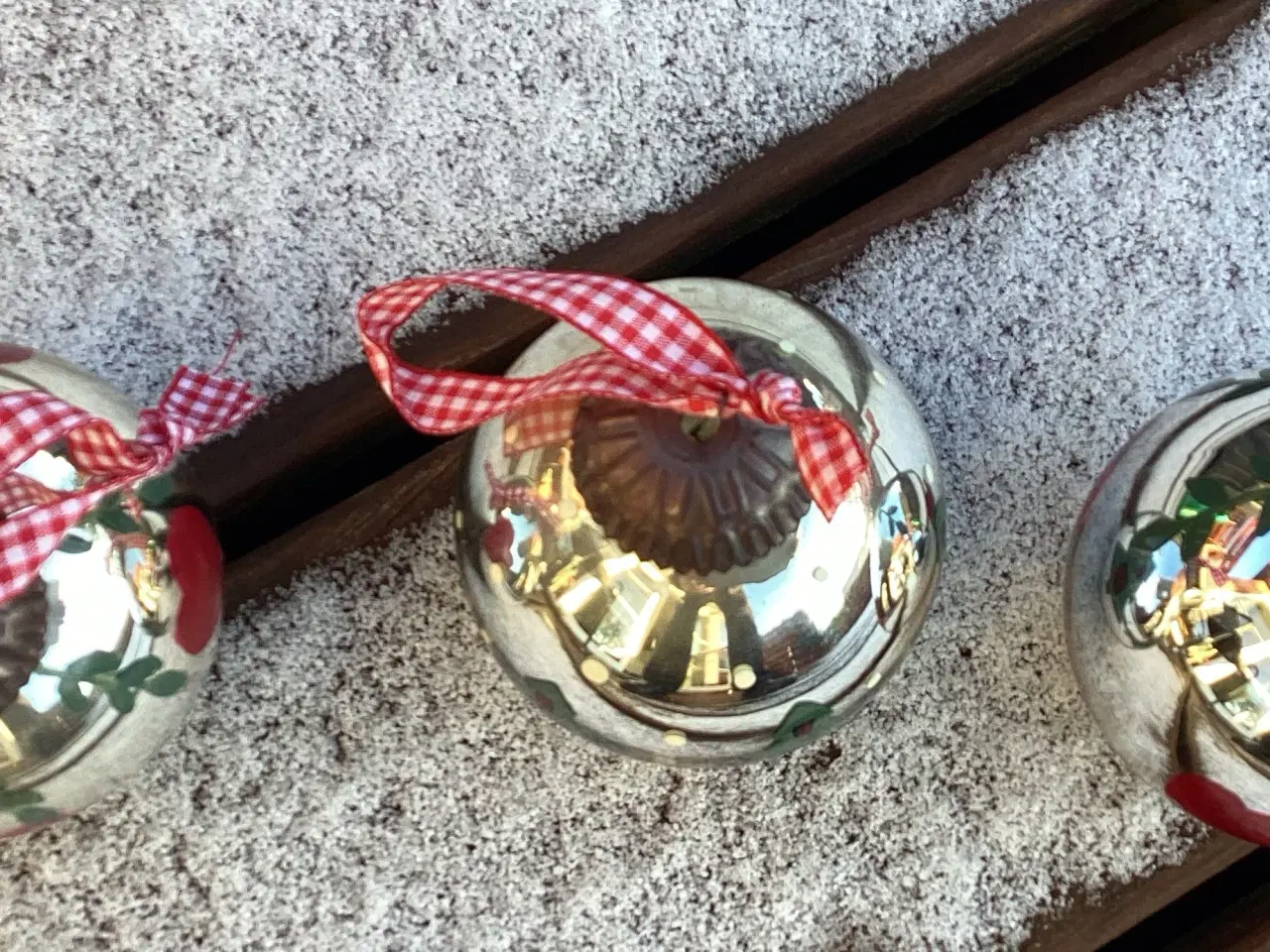 Billede 7 - 3 glas julekugler i æske