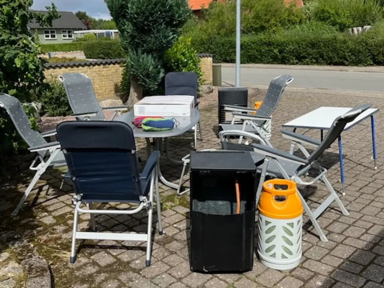 Billede 1 - Camping bord, 6 stole sælges samlet