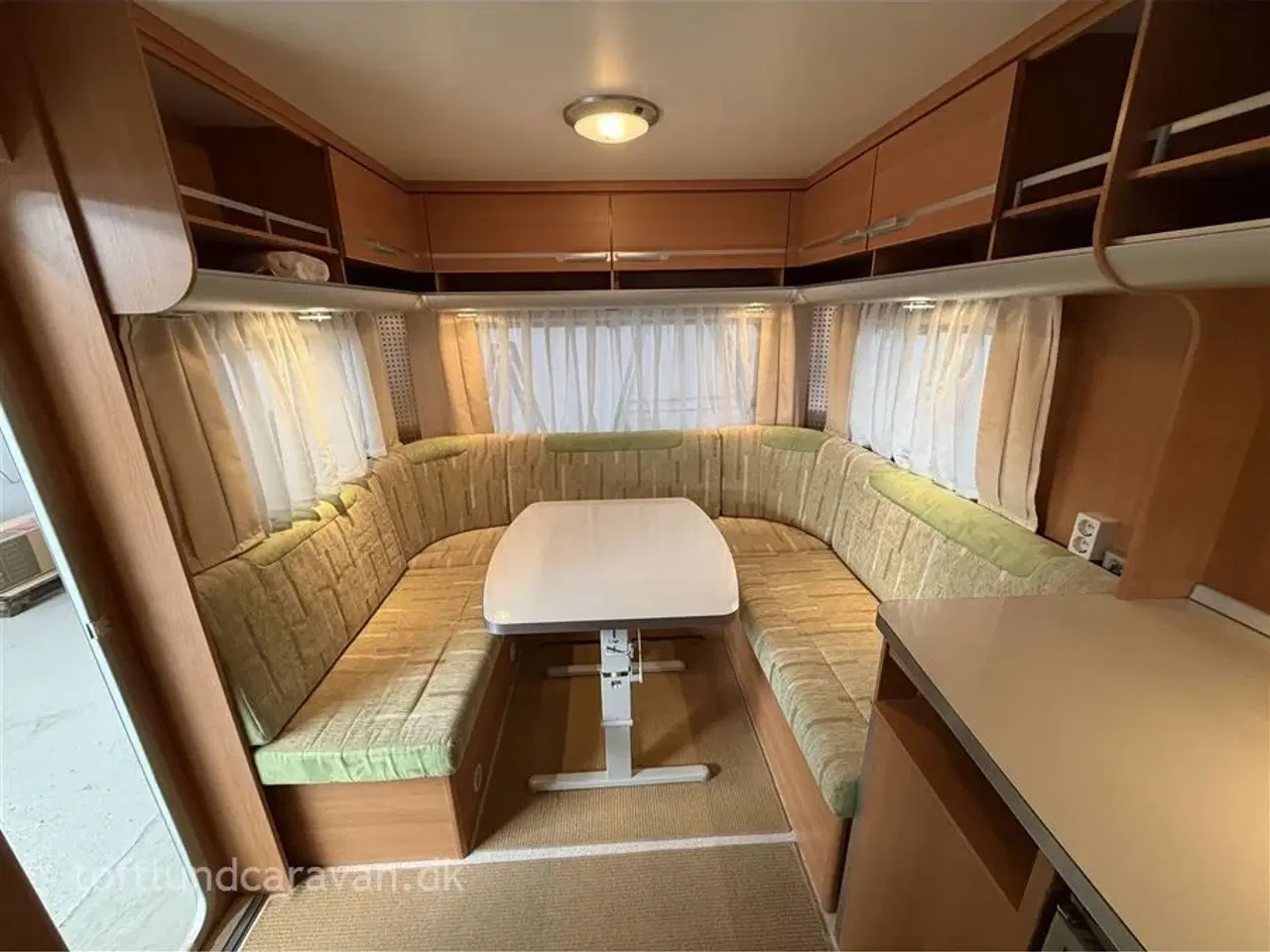 Billede 17 - 2008 - Wilk S3*** 490 HTD 1 ejers, SUPERFLOT med dobbeltseng, m/MOVER, gasbageovn mv. ET GODT TILBUD.