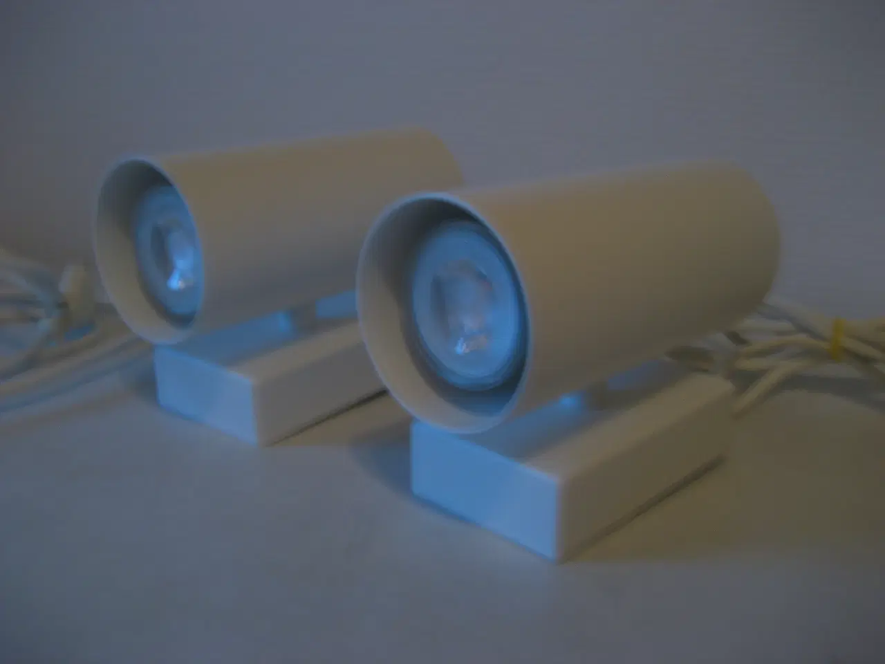 Billede 1 - 2 IKEA væglamper sælges