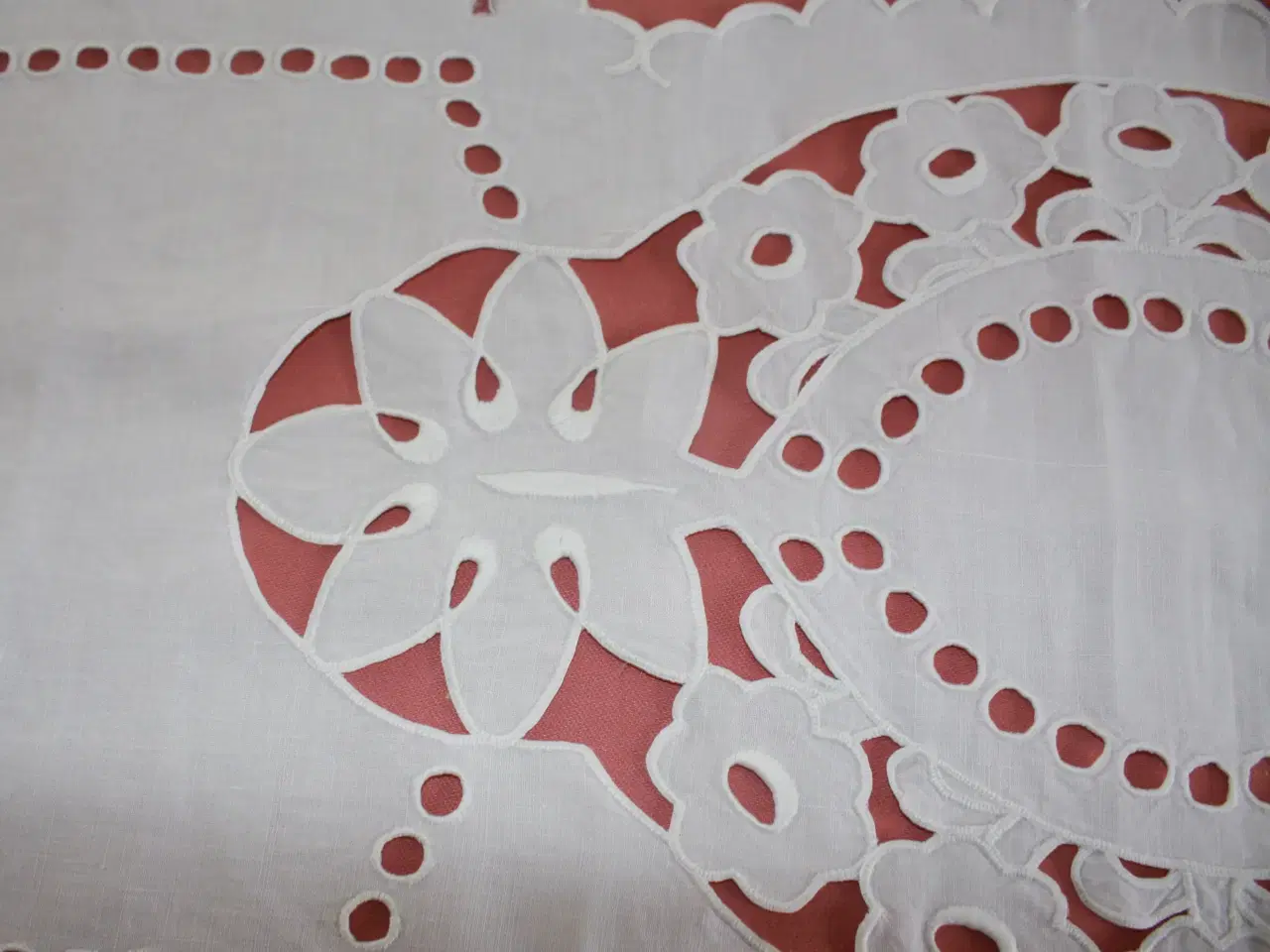 Billede 6 - Broderet løber, 30 x 146 cm 