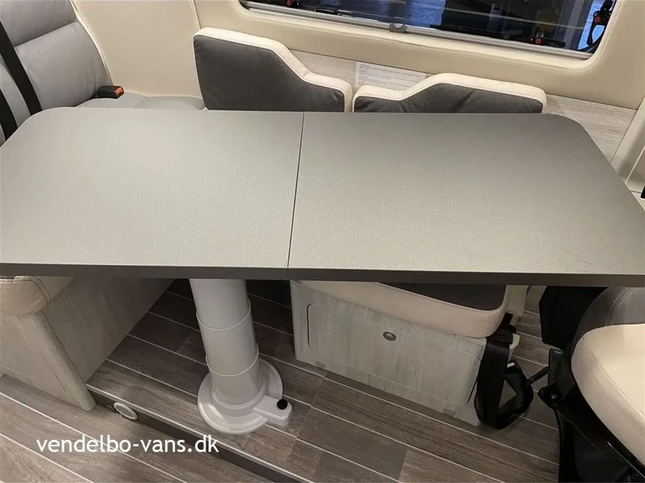 Billede 16 - 2025 - Rollerteam Livingstone Sport 7 Active   Van 5,99 m med 5. S. sele og sove pladser