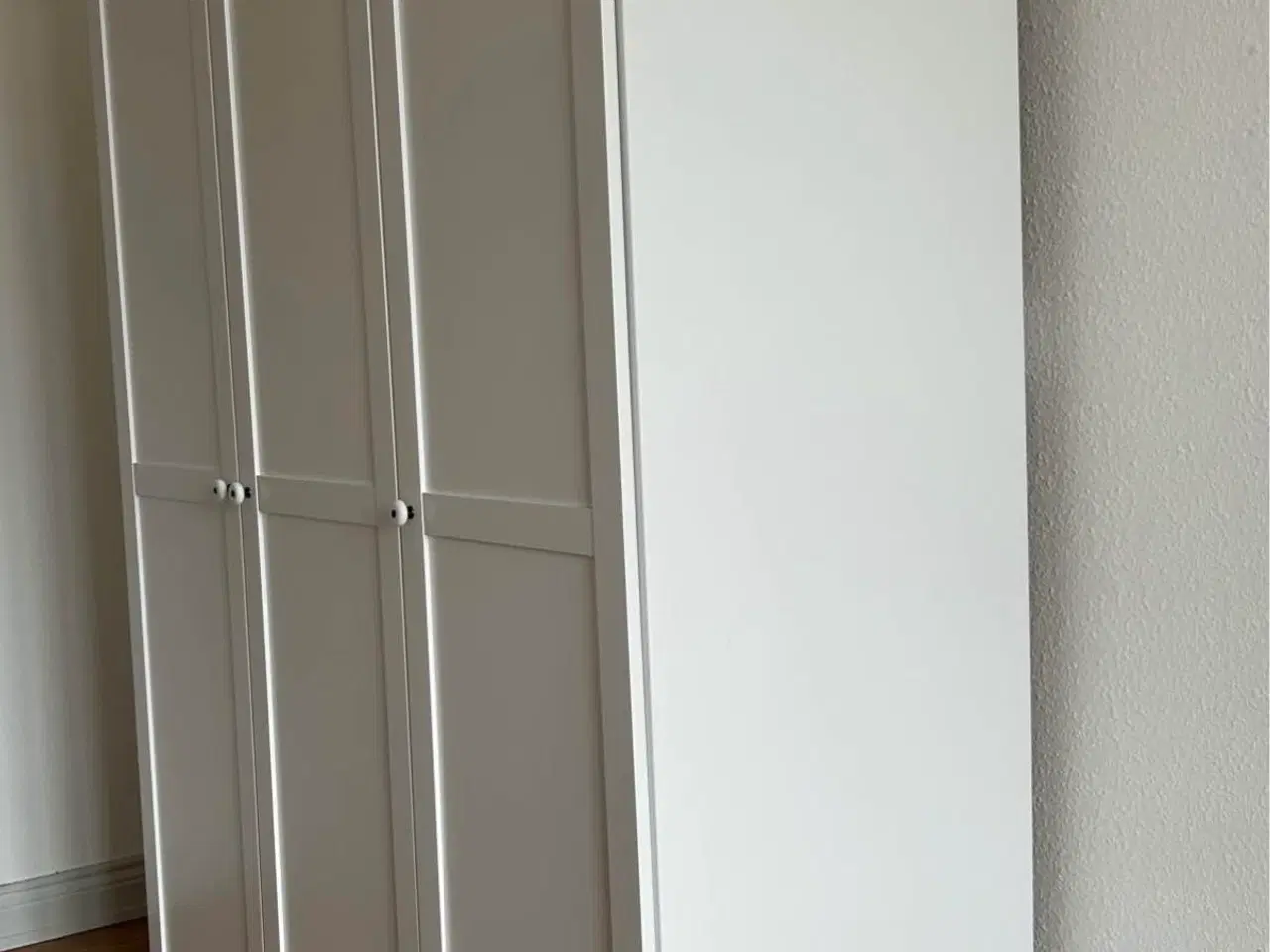 Billede 1 - Fredensborg garderobeskab fra Jysk