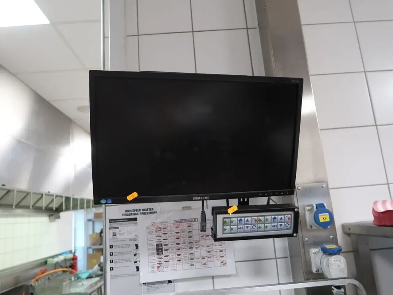 Billede 1 - Computerskærm SAMSUNG S22E450 med betjeningspanel