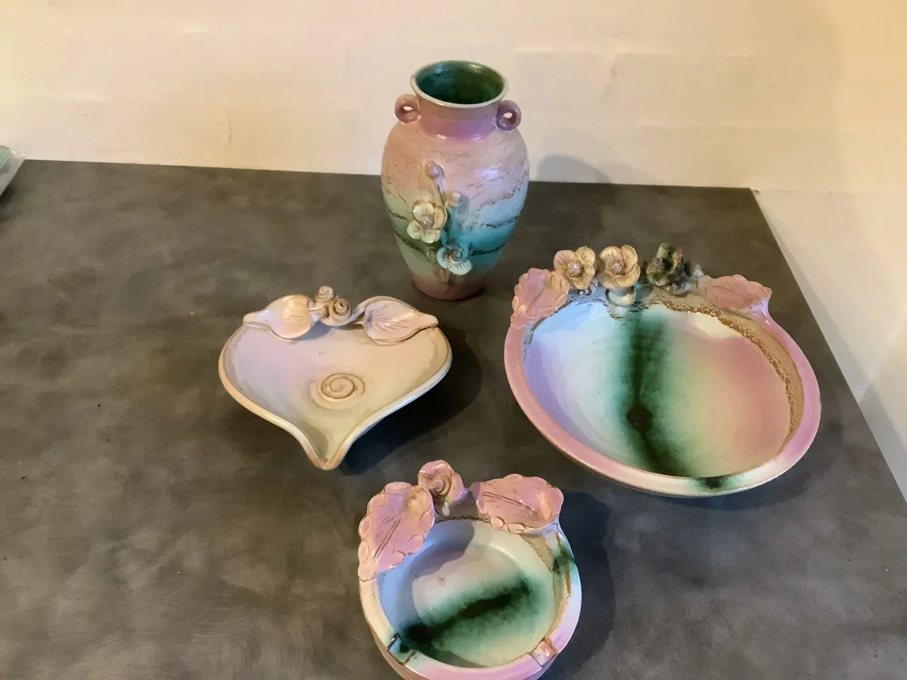 Billede 2 - Keramik sæt vase og skåle i flere farver.
