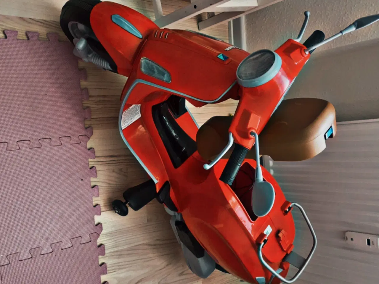 Billede 2 - Vespa børne scooter 12V 