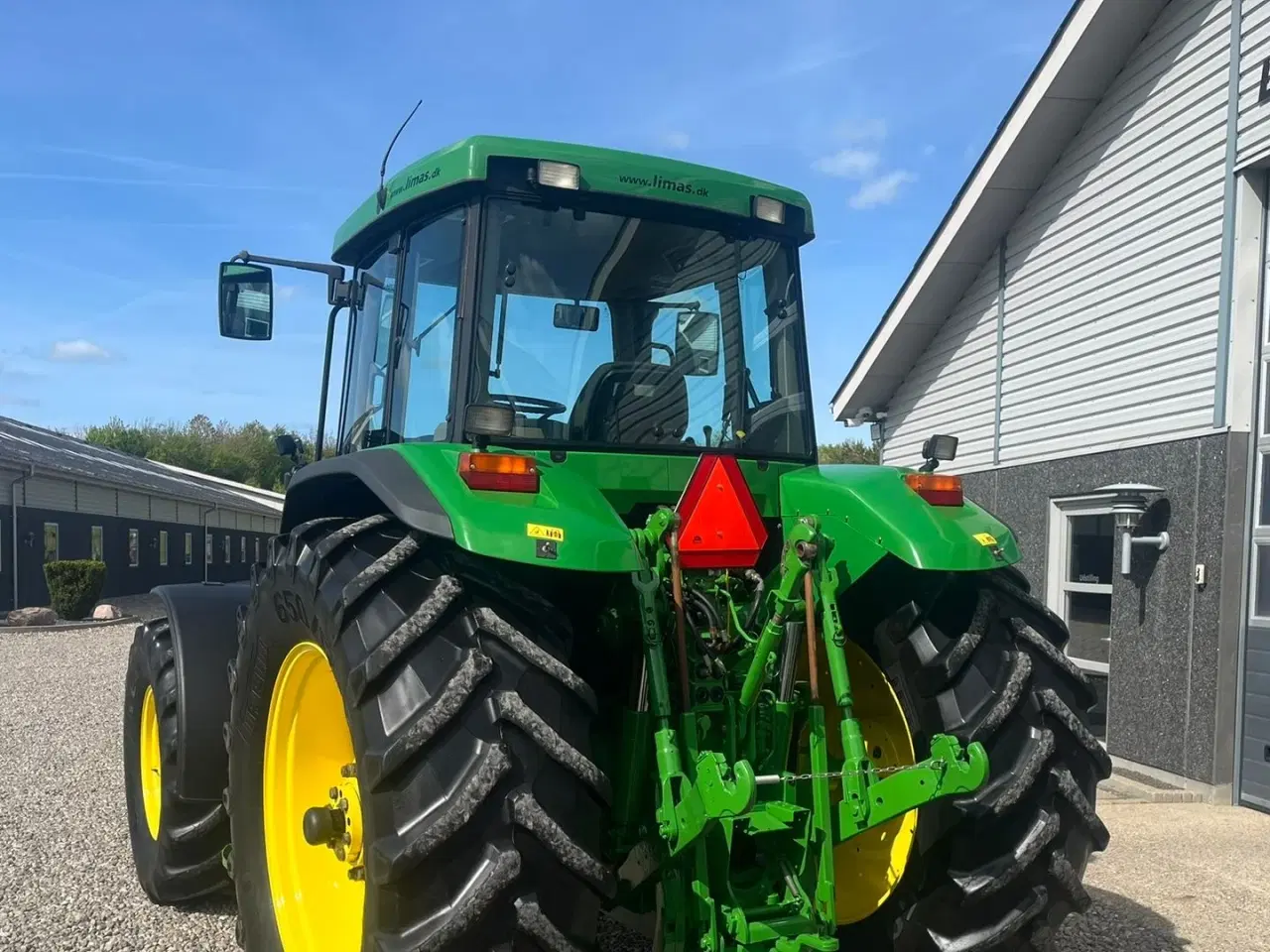 Billede 12 - John Deere 7710 8.1L motor, store hjul og frontlift. En ejeres velholdt gård traktor.