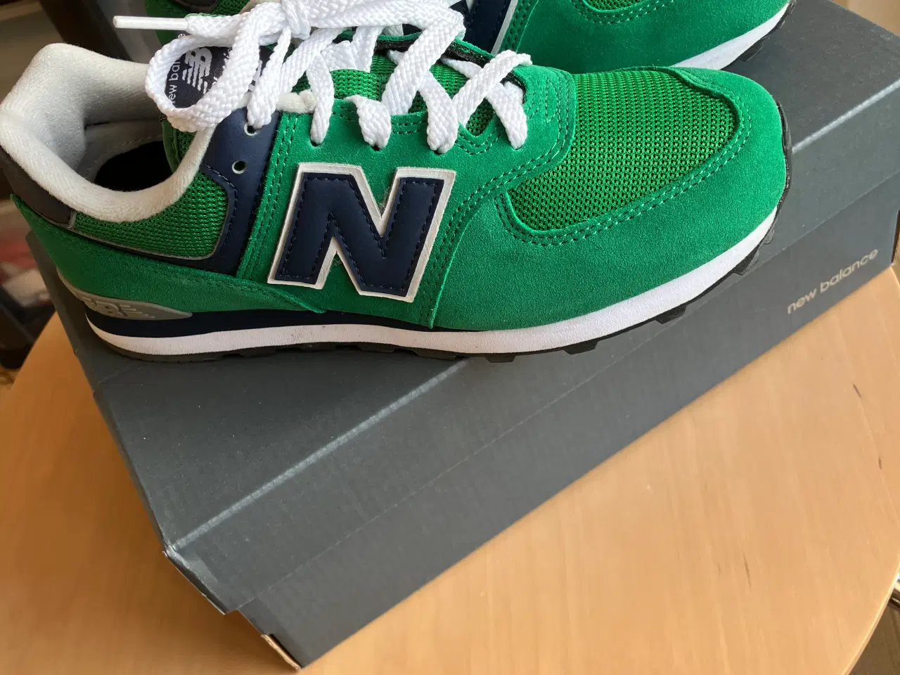 Billede 3 - Ubrugte New Balance sneakers str. 37, Classic 574