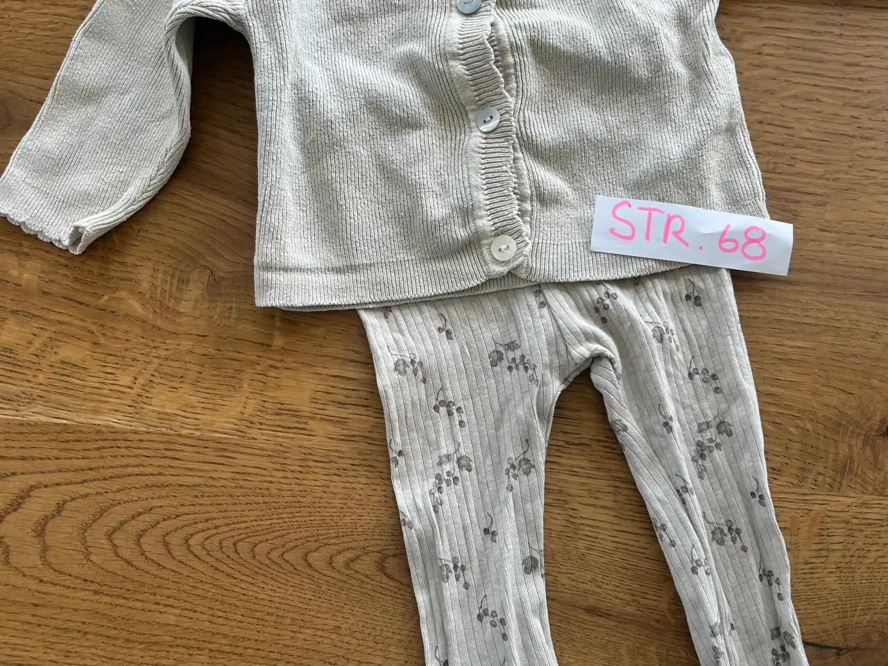 Billede 5 - Babytøj pige str. 68