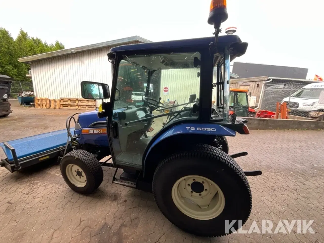 Billede 4 - Traktor Iseki TG5390 med kost og plov