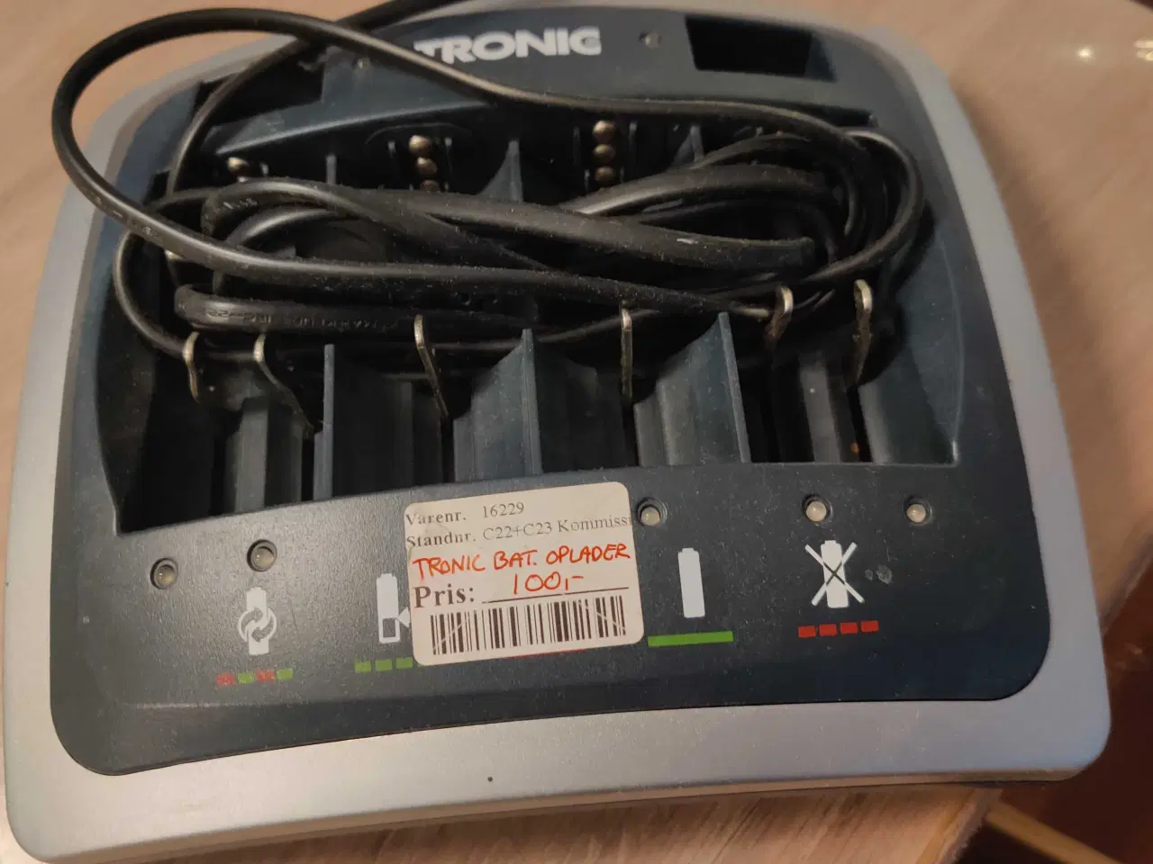 Billede 1 - Batterioplader til genopladelige batterier 