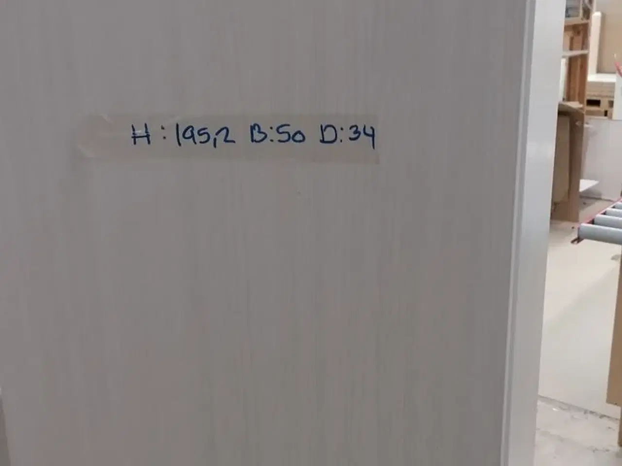 Billede 2 - 4 stk. usamlet højskabe H: 195,2 x B: 50 x D: 34,0 med låge og 16 hylder