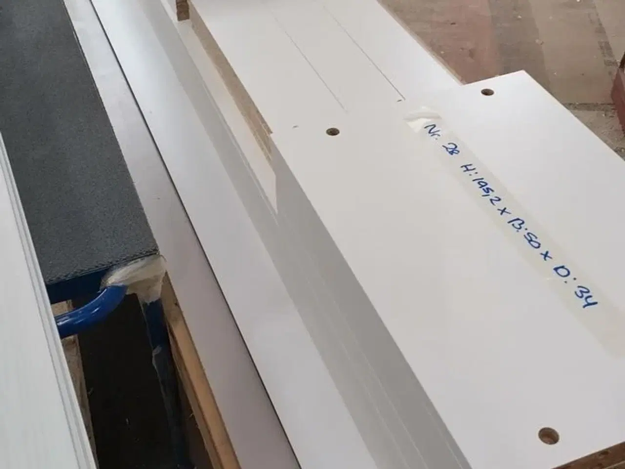 Billede 8 - 4 stk. usamlet højskabe H: 195,2 x B: 50 x D: 34,0 med låge og 16 hylder