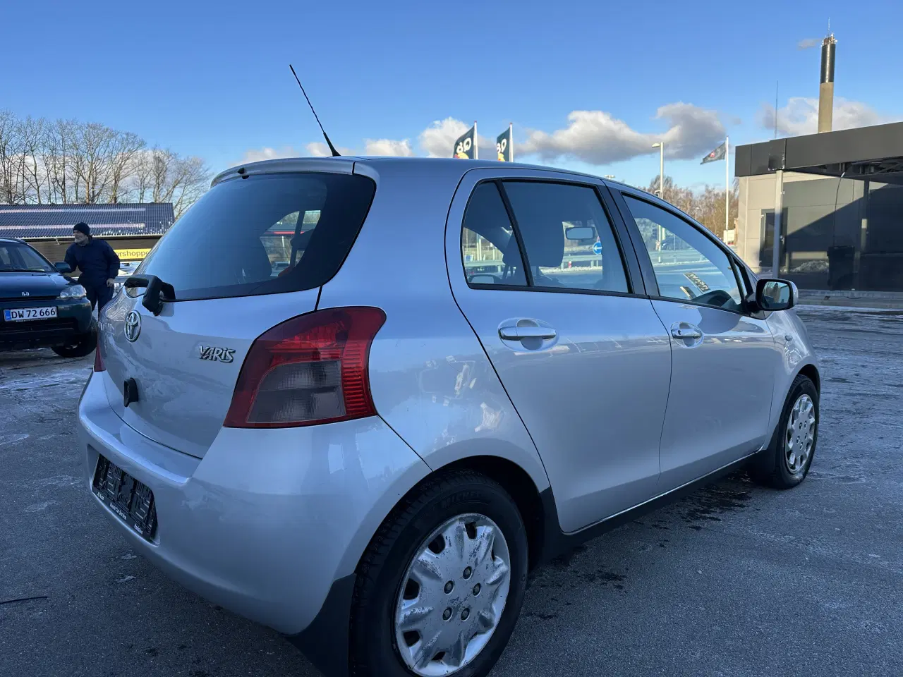 Billede 3 - Toyota Yaris 1,3 benzin nysynet autmatgear 