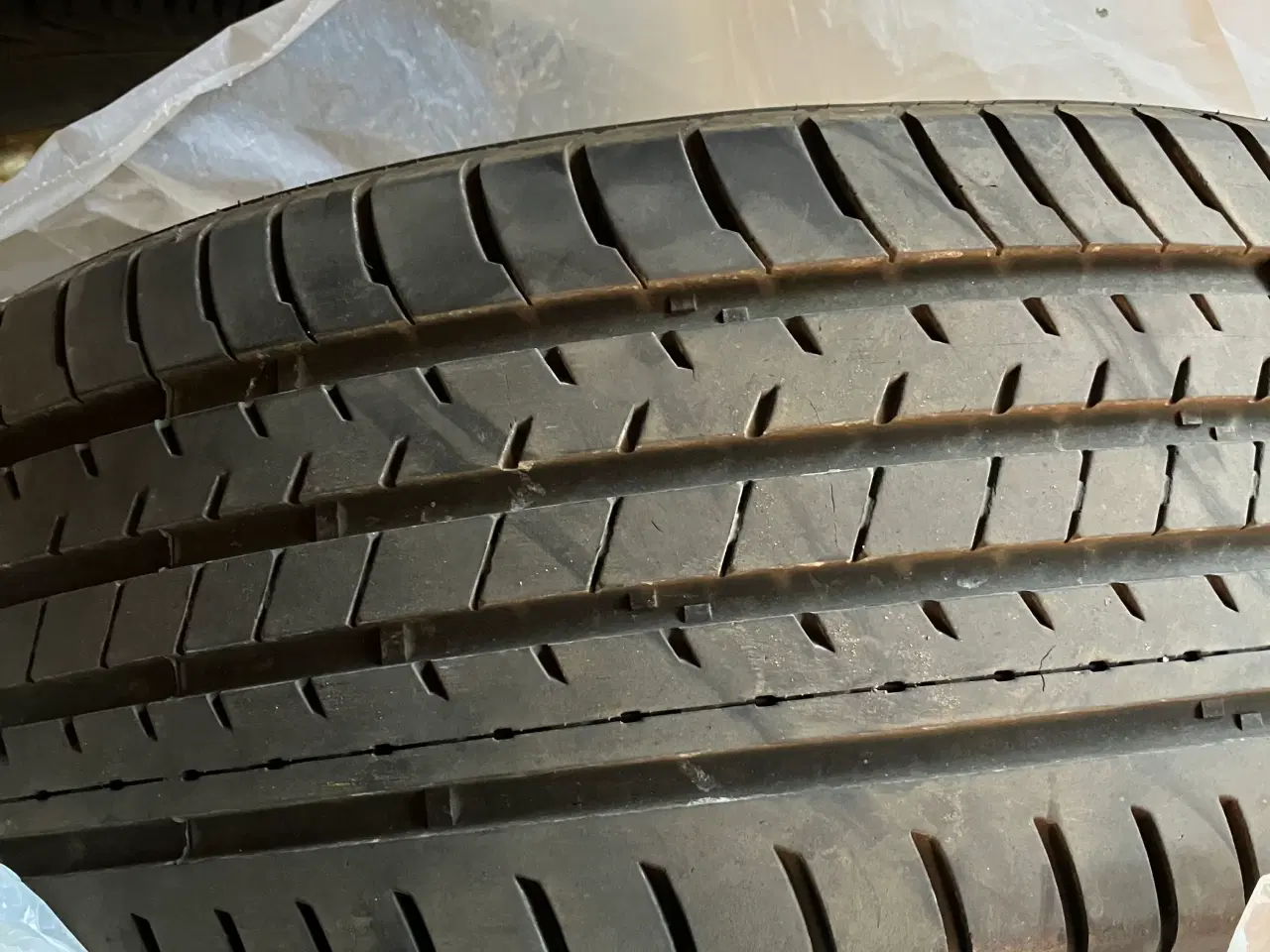 Billede 1 - Fine sommerdæk 235/55/19 til el bil