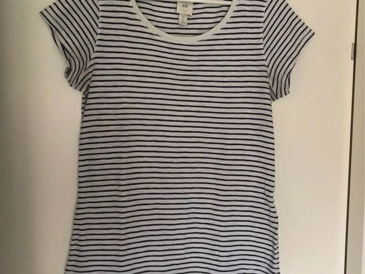 Billede 1 - H&M T-shirt Str. M