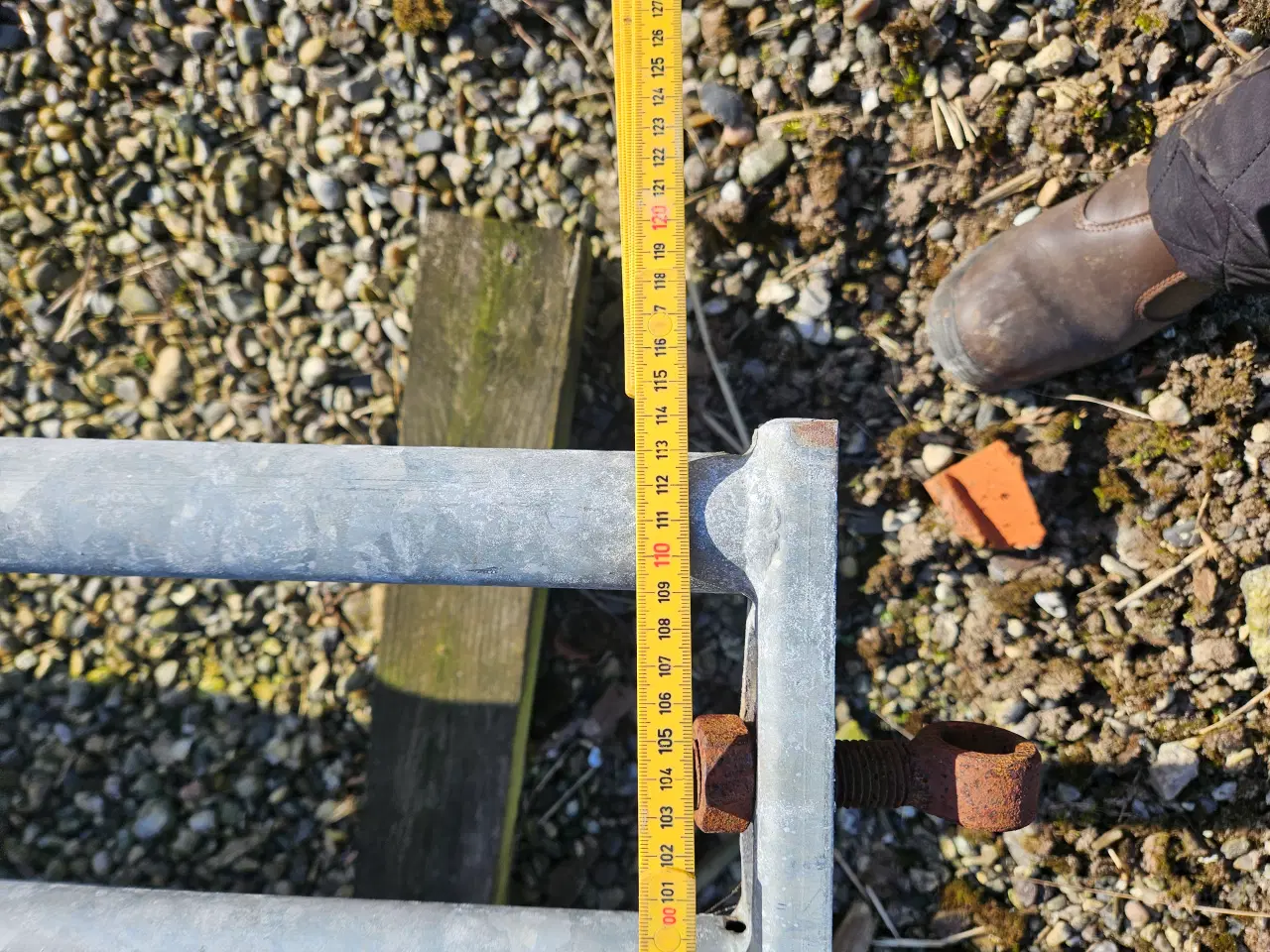 Billede 4 - Galvaniseret låger og plast trug  brugt til får...