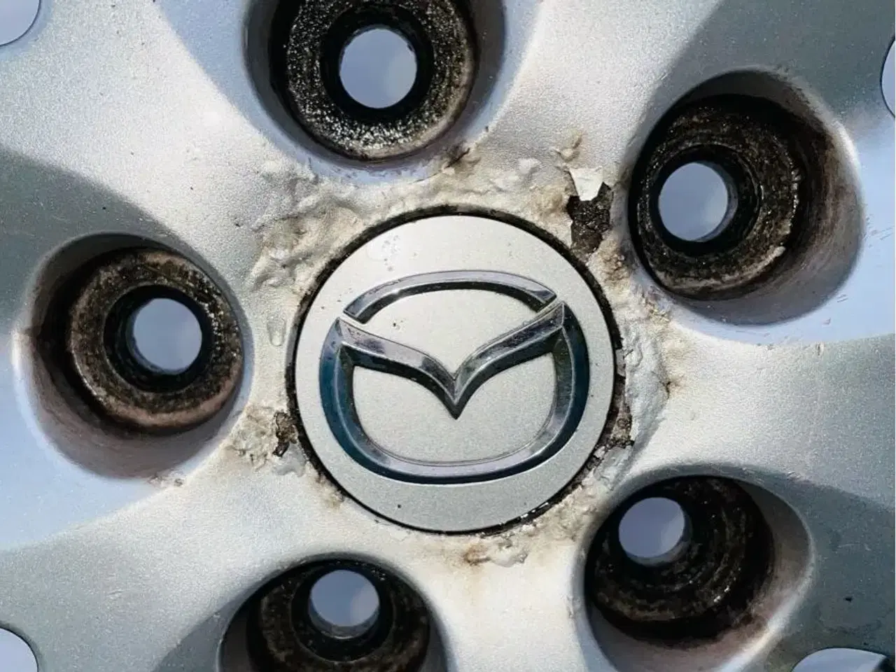 Billede 4 - Mazda dæk på fælg.
