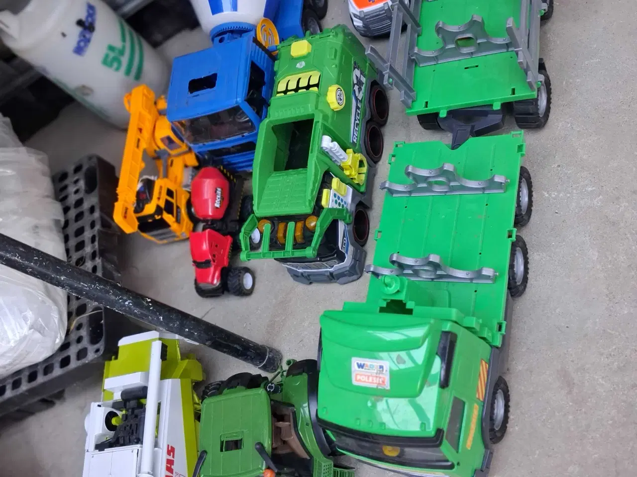 Billede 4 - Legetøj  lastbiler  og  traktor