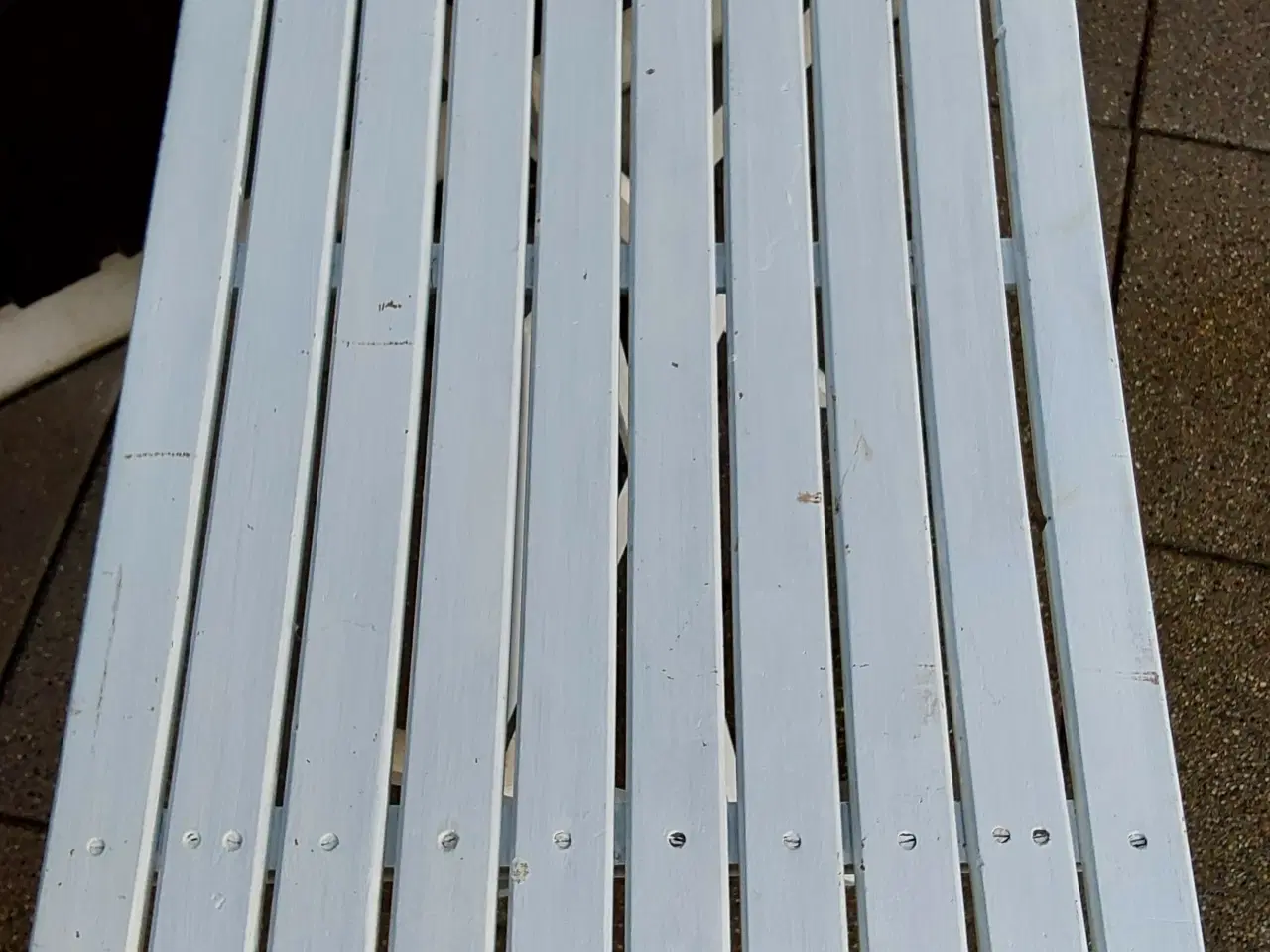 Billede 2 - Havebord. Lille antik hvidt bord.