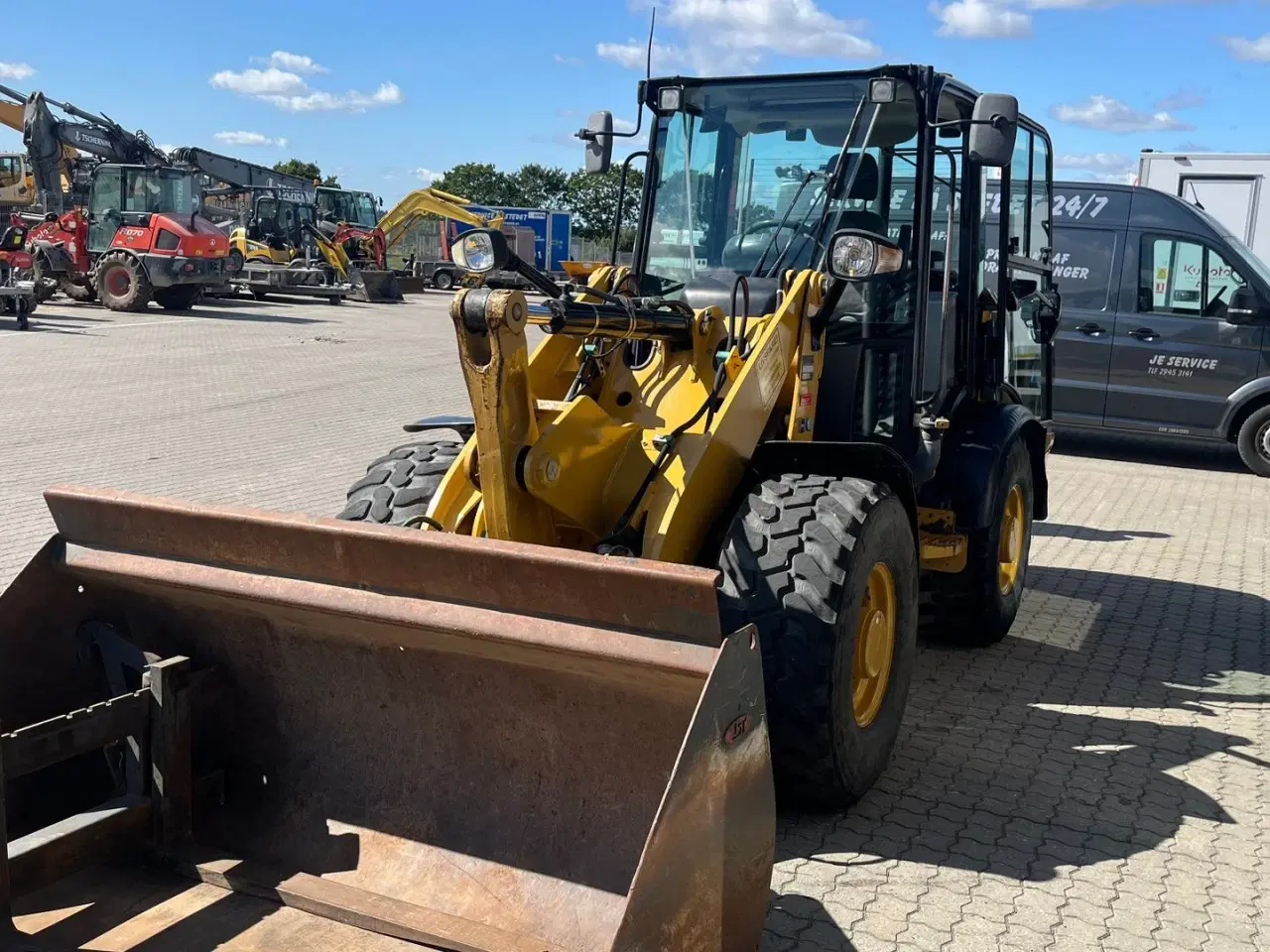 Billede 4 - CAT 906 M med skovl og gafler