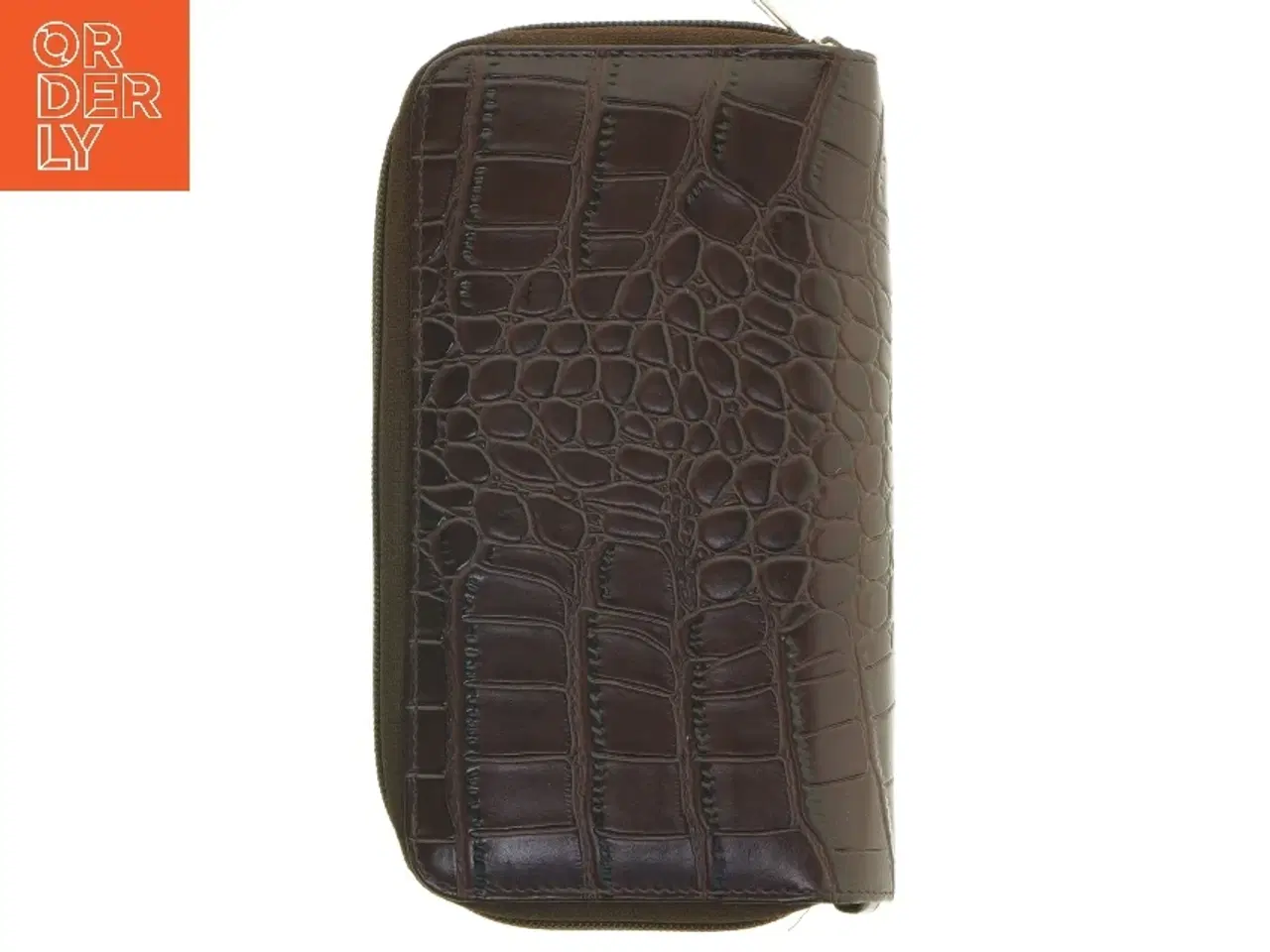 Billede 3 - Brun krokodillepræget pung fra Lacoste (str. 21 x. 12 cm)