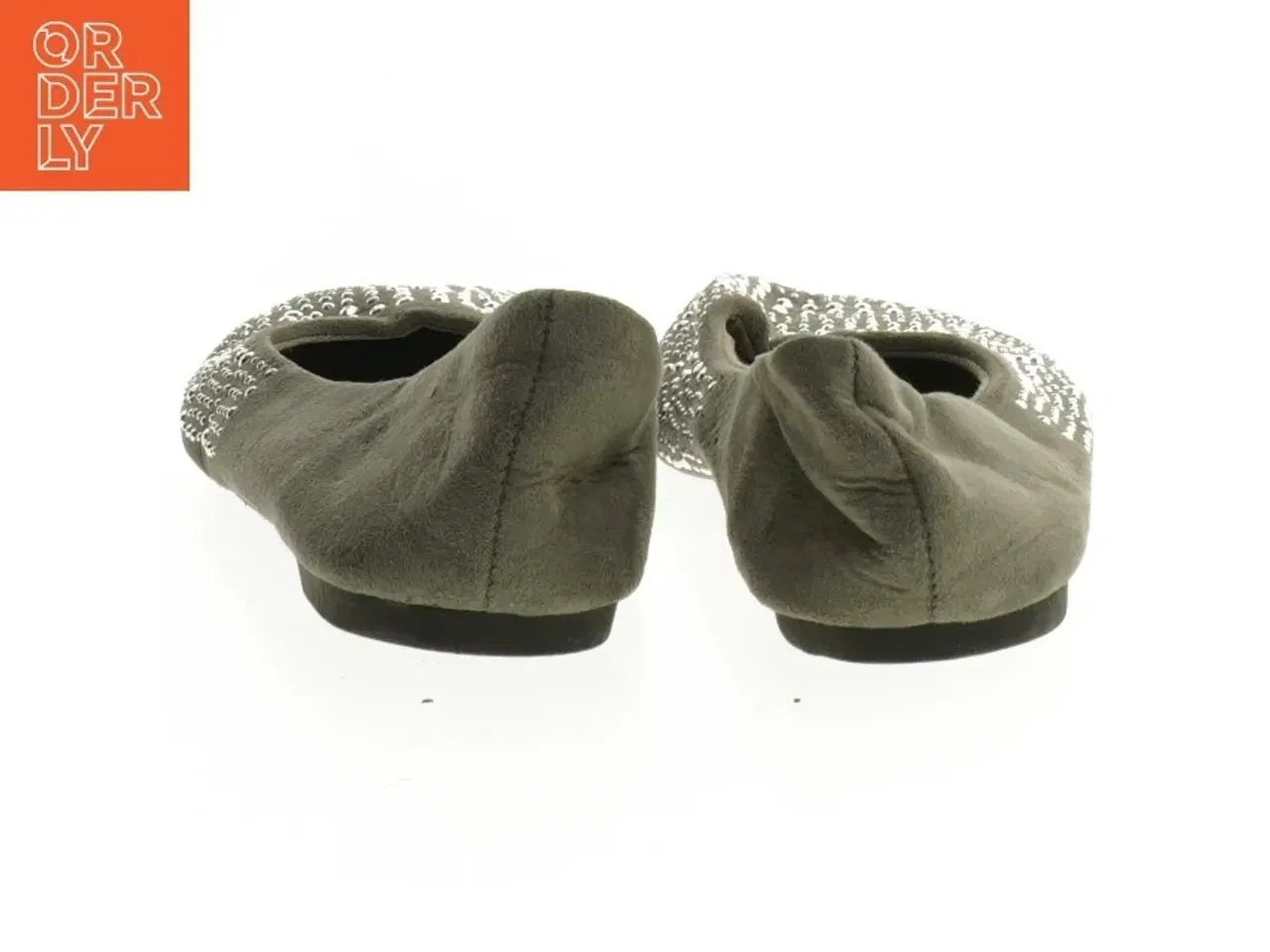 Billede 2 - Grå ballerinasko med pyntesten fra Agaxy (str. 34 )