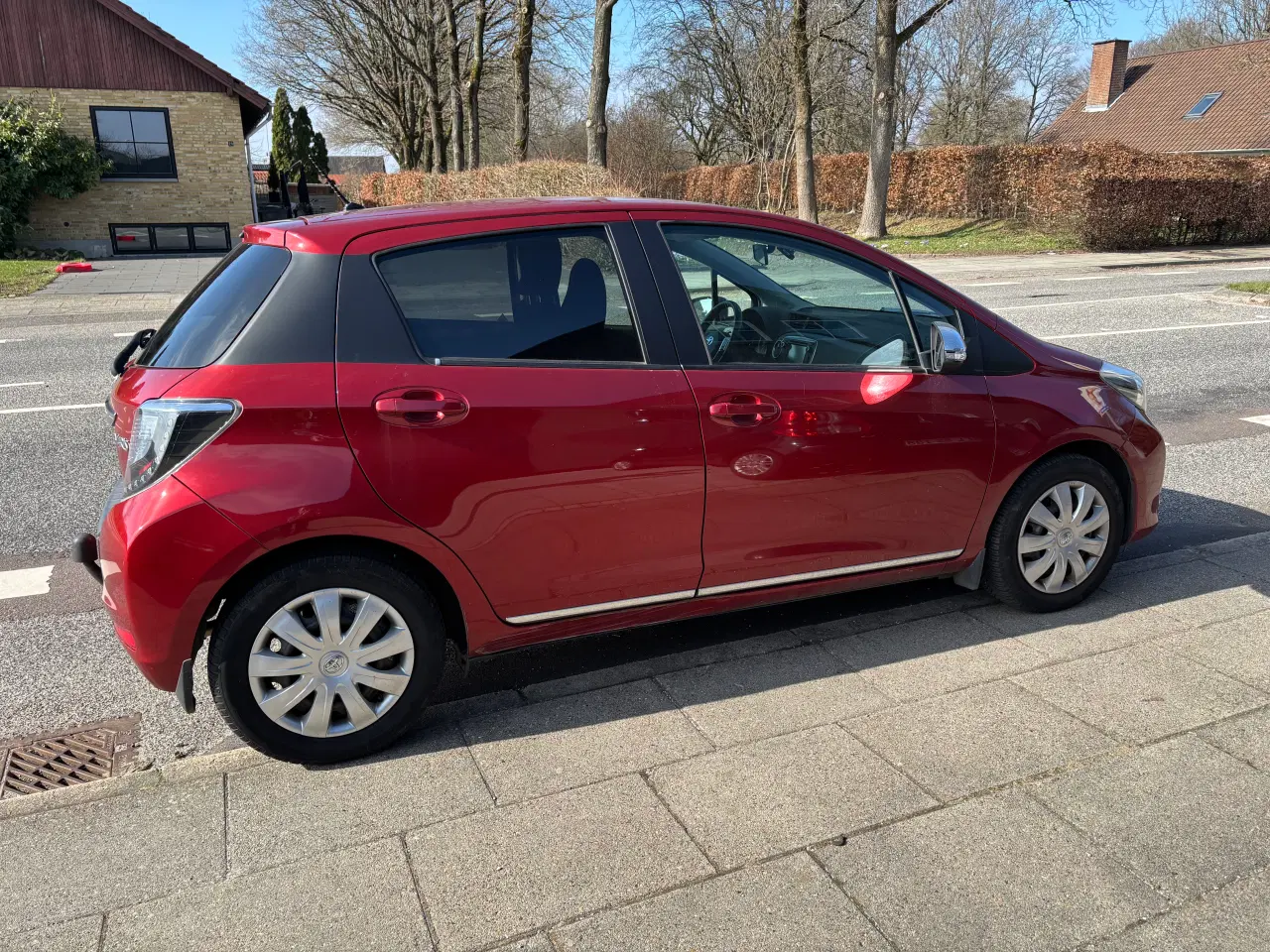 Billede 4 - Yaris med få KM
