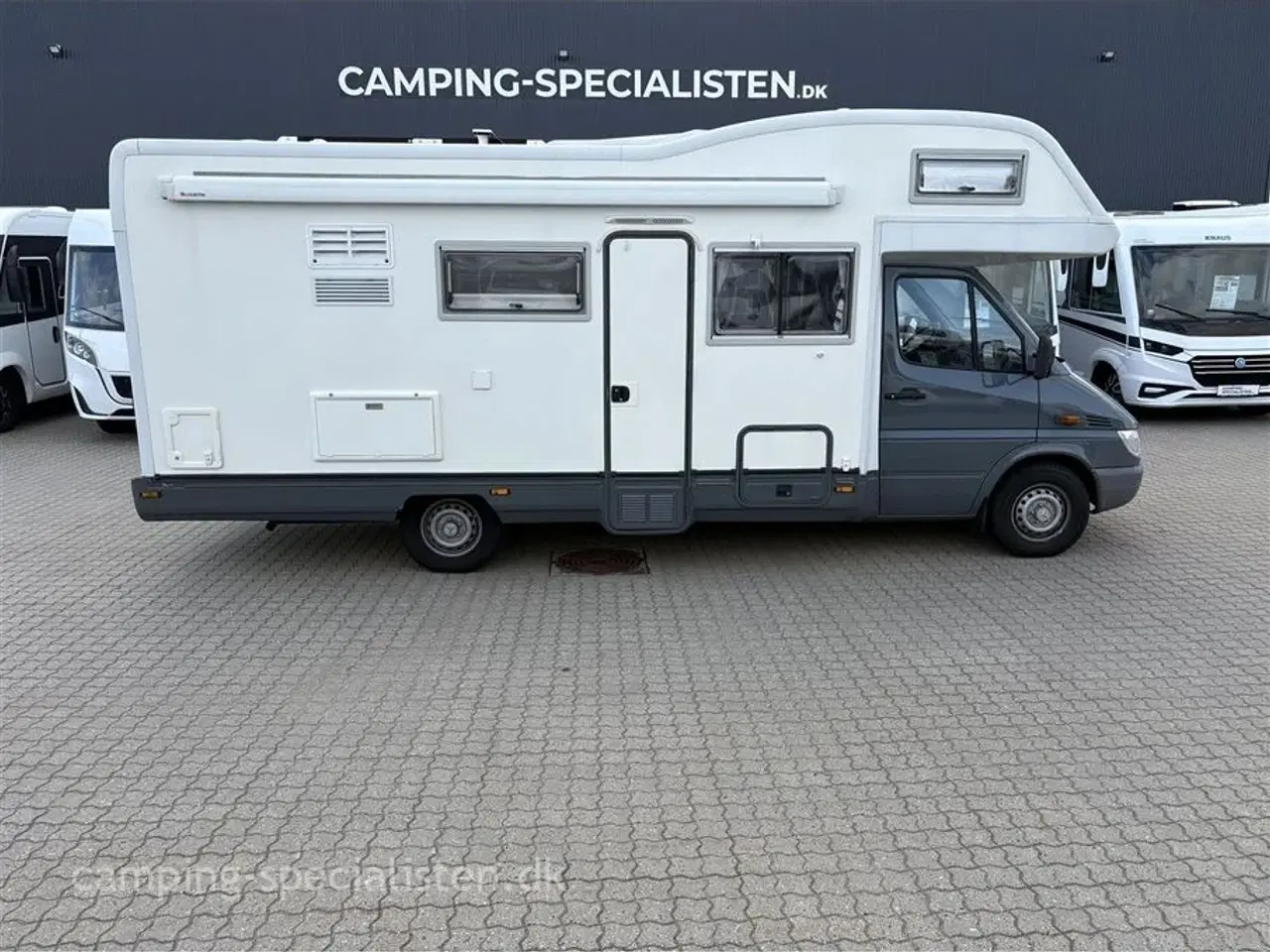 Billede 1 - 2003 - Arca Mercedes Benz Alkove   Arca Mercedes-Benz Alkove 2003 - Se den nu hos Camping-Specialisten.dk