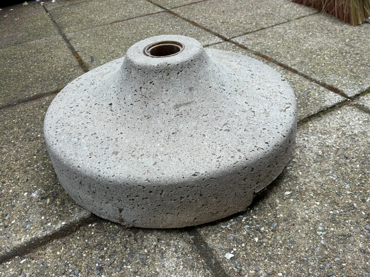 Billede 1 - Parasolfod i beton