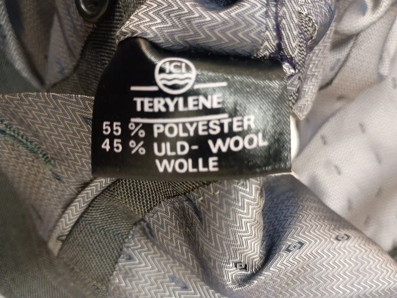 Billede 5 - Falbe jakkesæt.