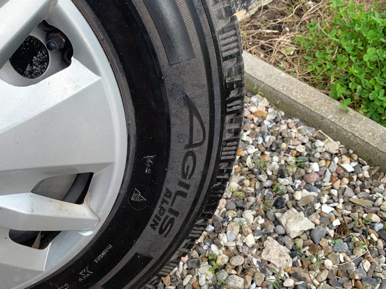 Billede 3 - Vinterhjulsæt Michelin 215/70R15