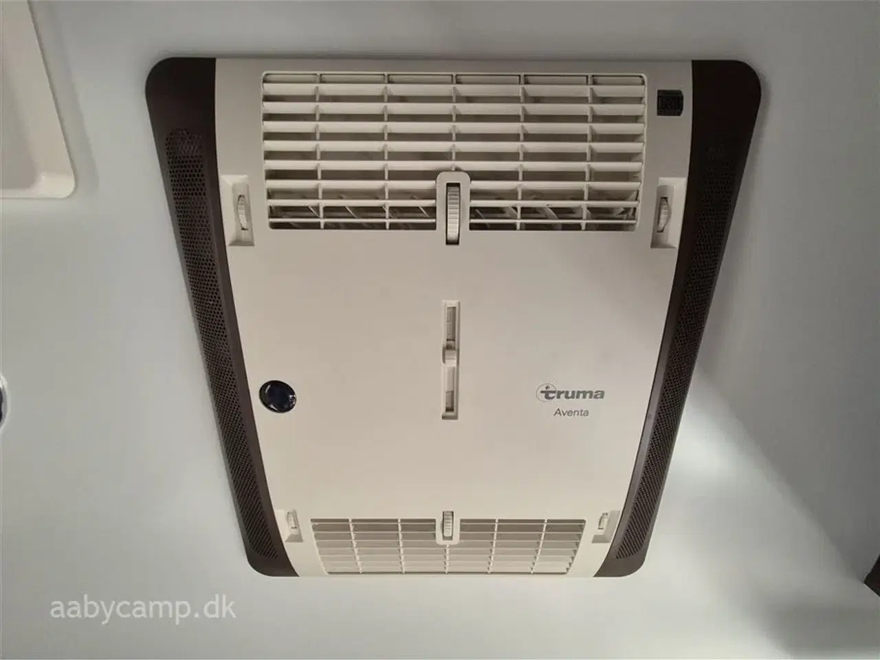 Billede 24 - 2020 - Benimar Tessoro T487 NK   NK Pakke. Automatgear. solceller. markise. Lithium Batteri. 2000w inverter. A/C. Undervognsbehandling.
