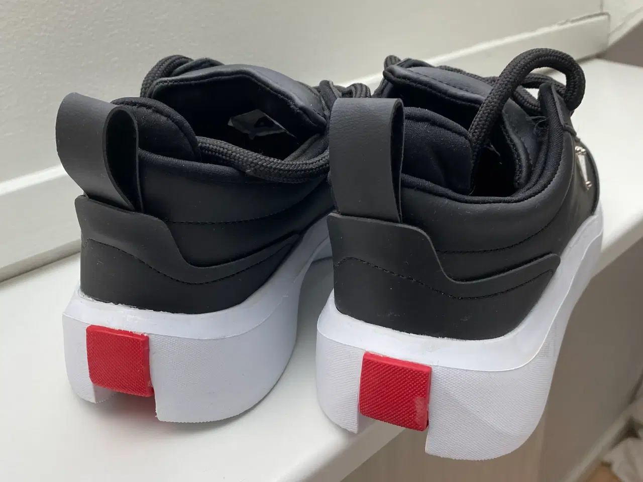 Billede 2 - Flotte Prada sneakers 