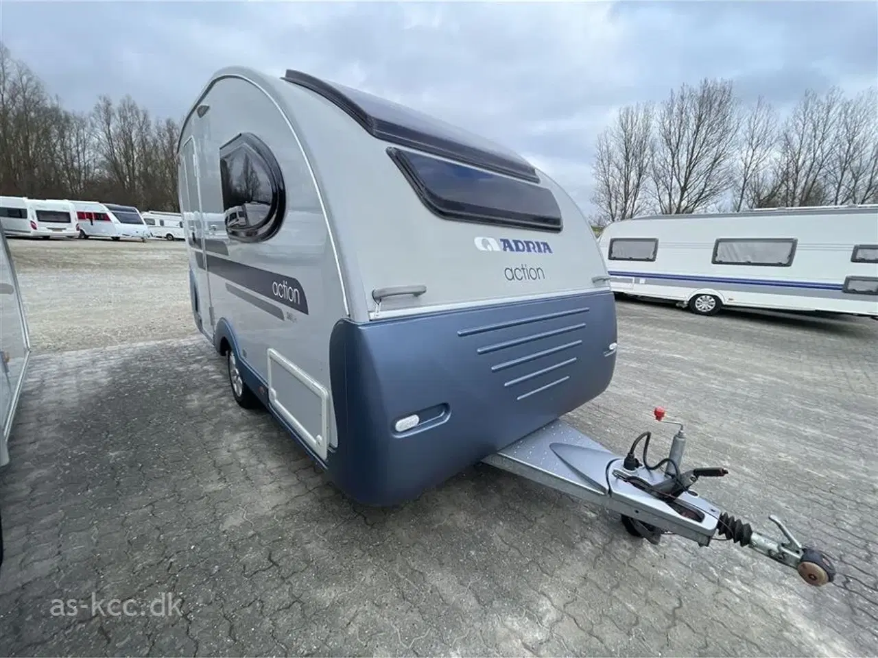 Billede 1 - 2013 - Adria Action 361 LH   Adria Action 361 LH årg. 2013 3 sovepladser 5 siddepladser Walker fortelt.