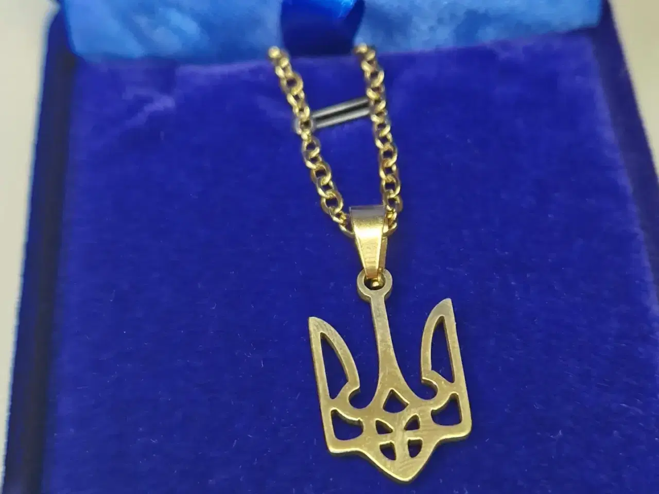 Billede 1 - Ukraine halskæde i flot blå velour æske 