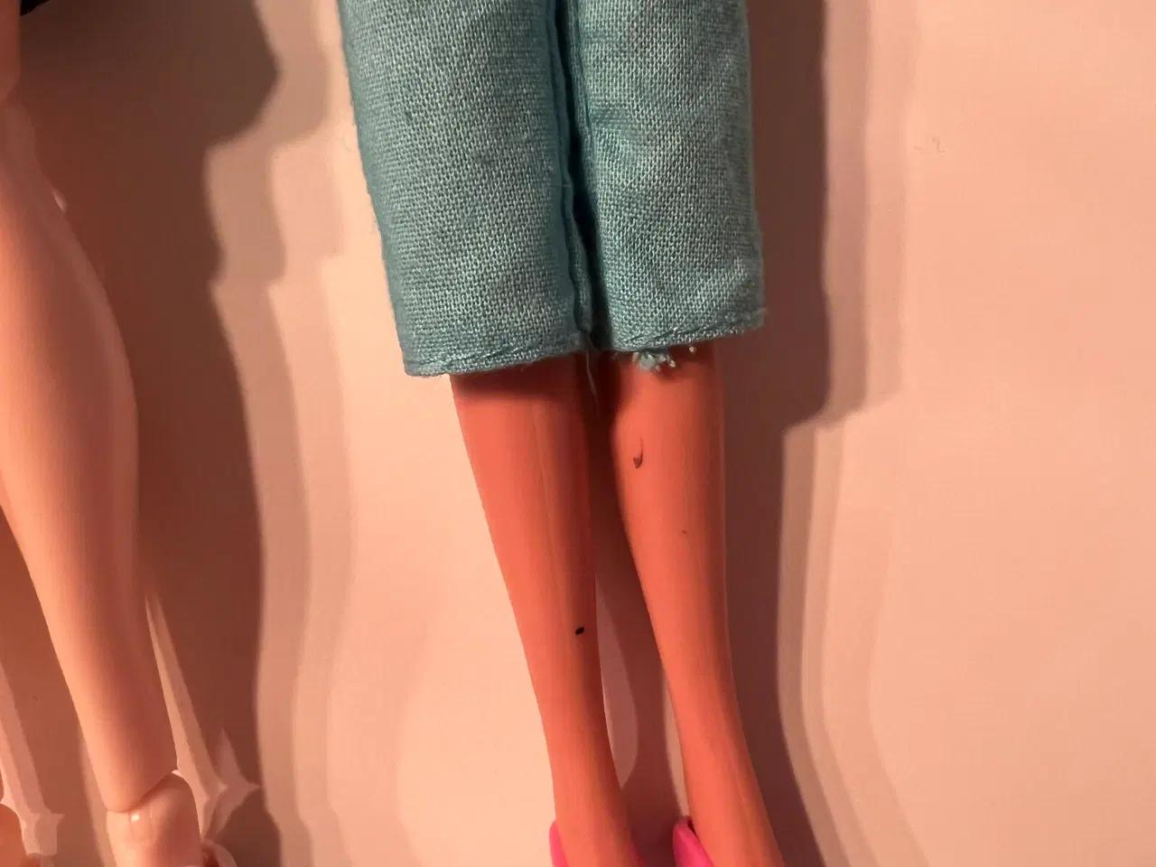 Billede 3 - Barbie bil+familie