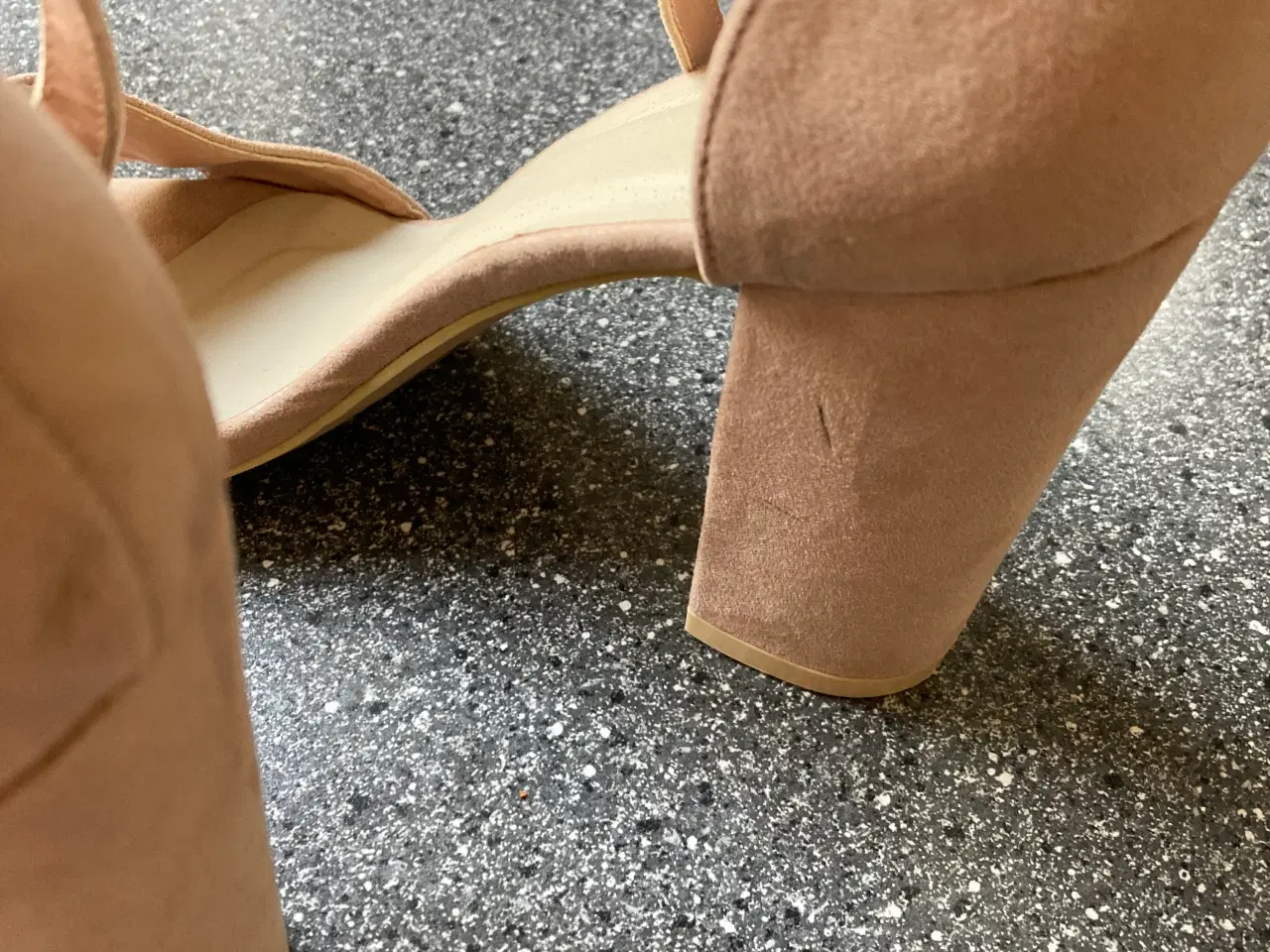 Billede 2 - Sart rosa højhælede