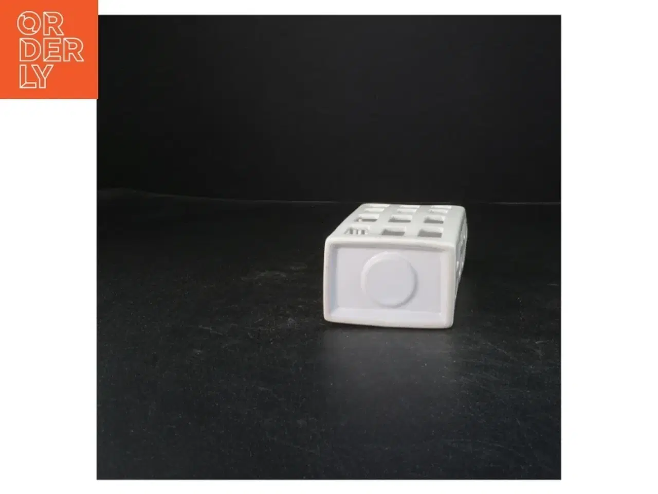 Billede 2 - Keramik lysestage formet som bygning (str. 18x9x6 cm)